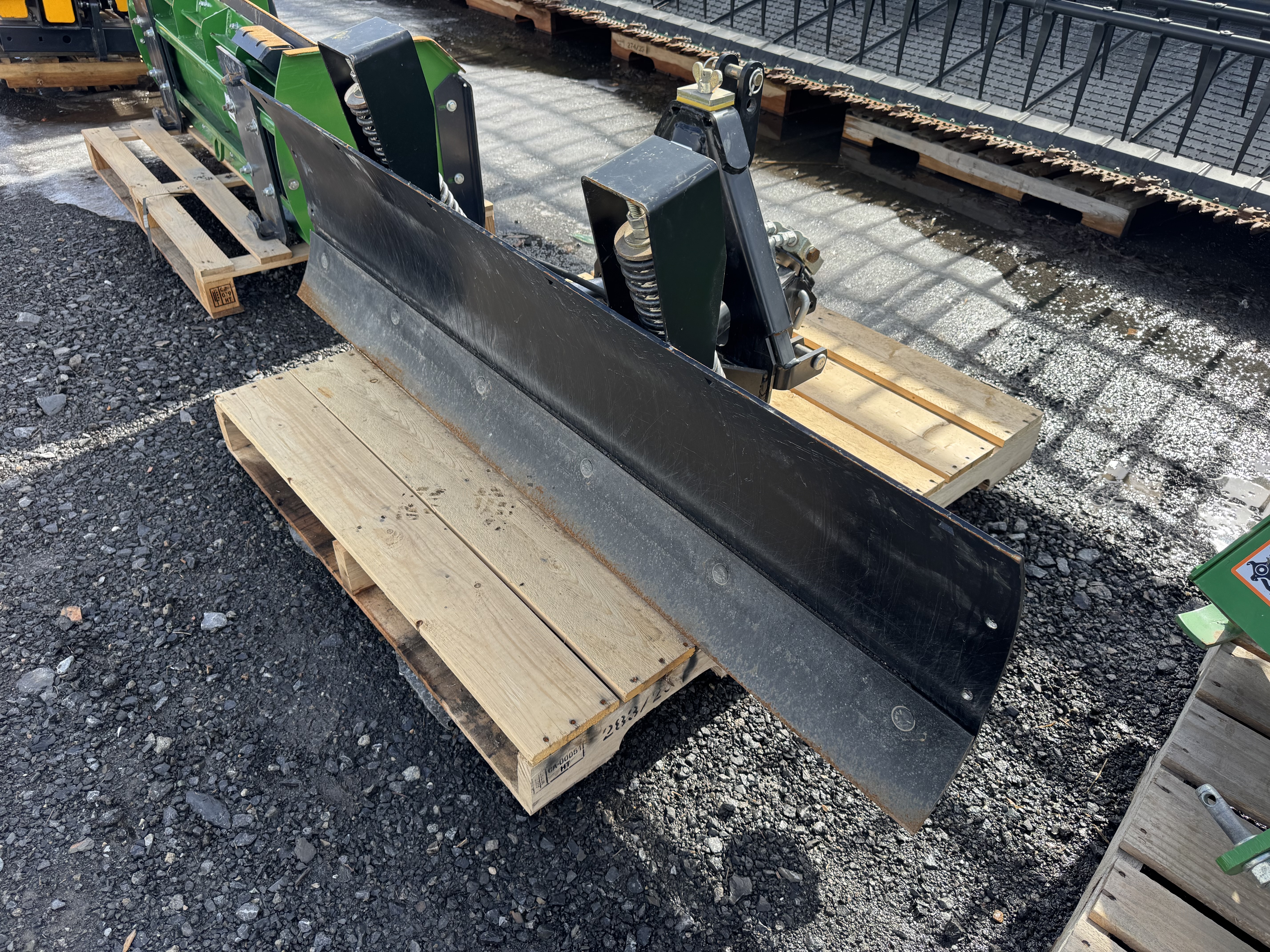 John Deere 366 FRONT BLADE
