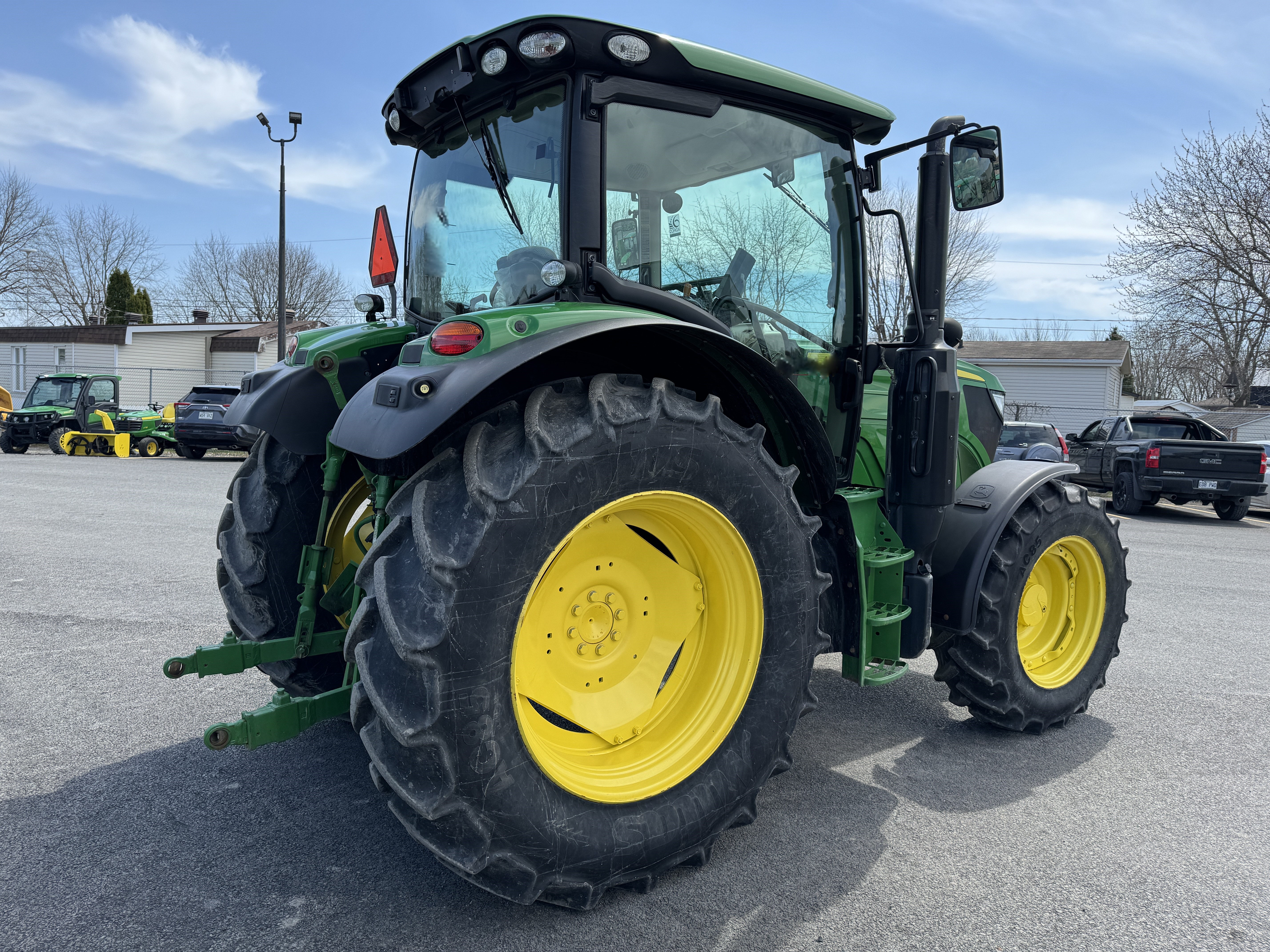 John Deere 6110R 