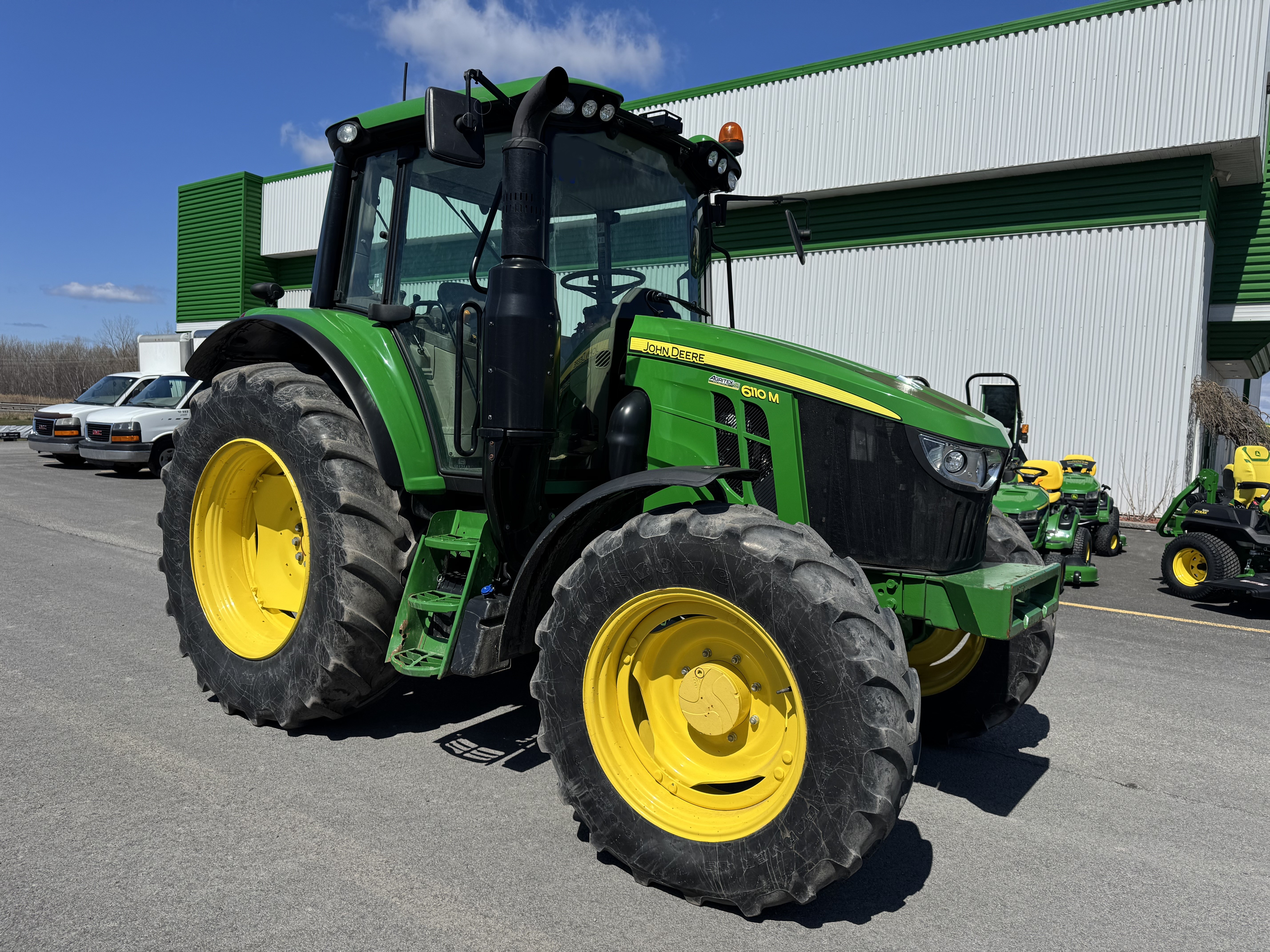 John Deere 6110M