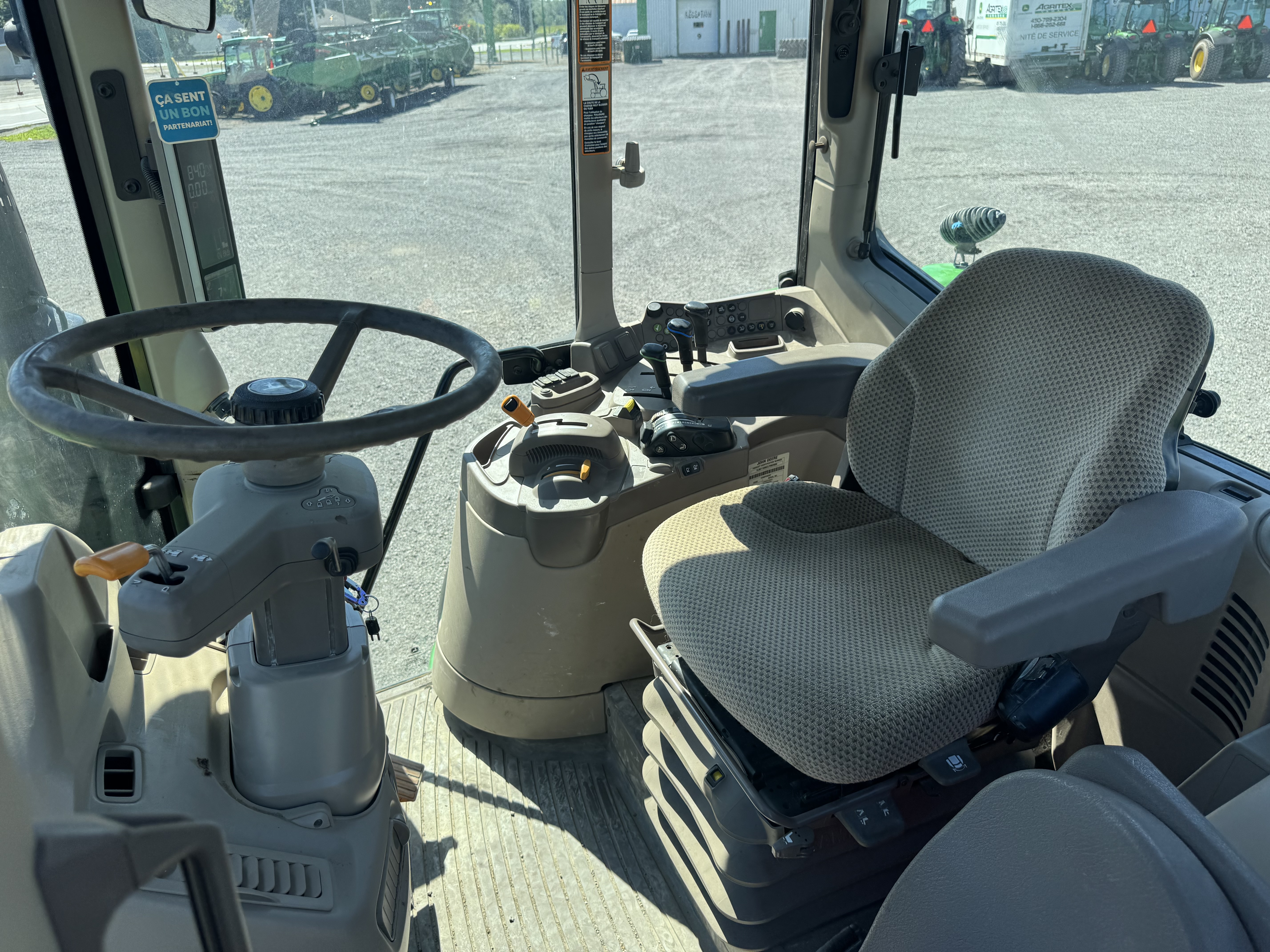John Deere 6110M