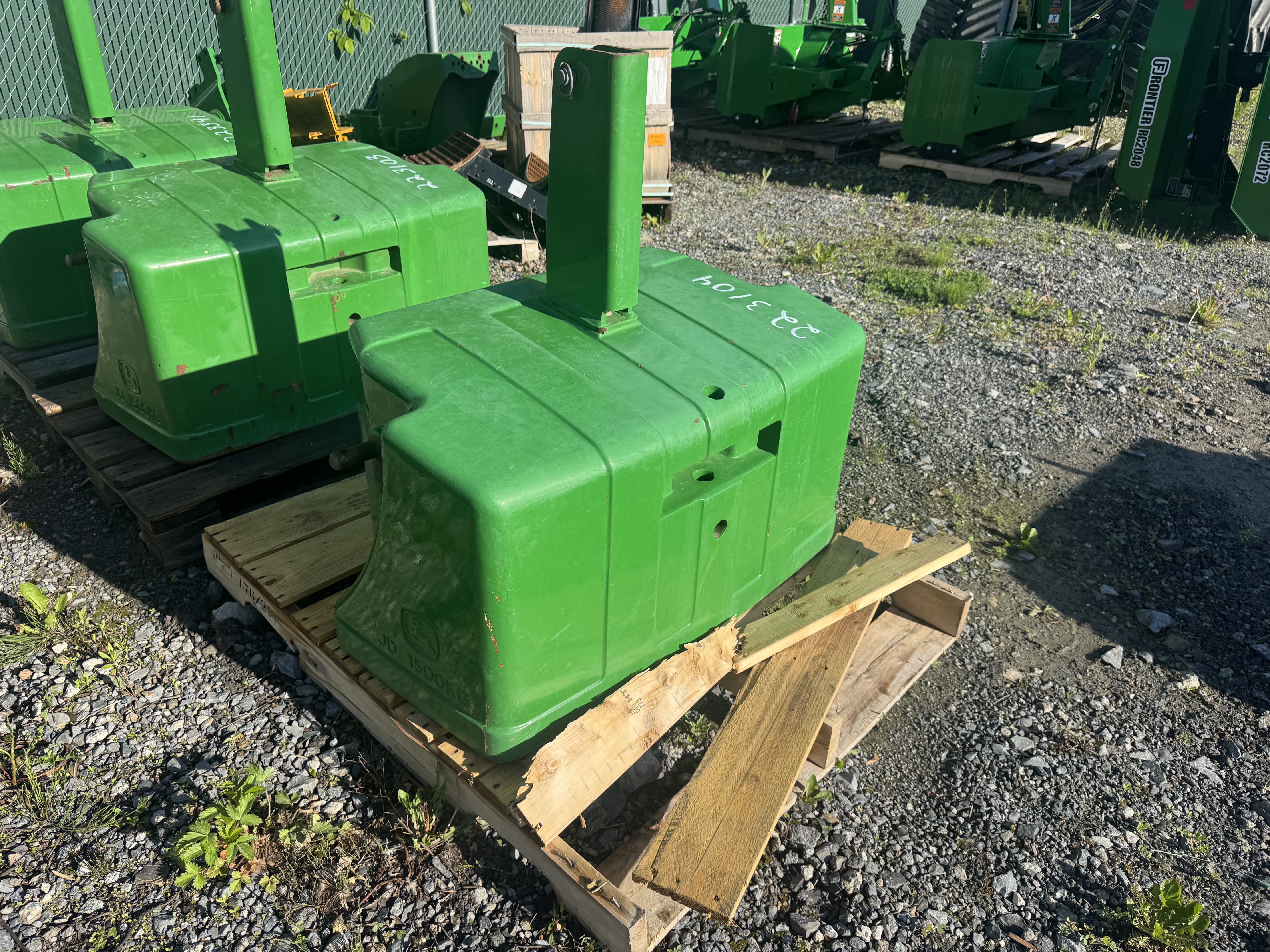 John Deere PESEE AVANT  3330LB  VERTE