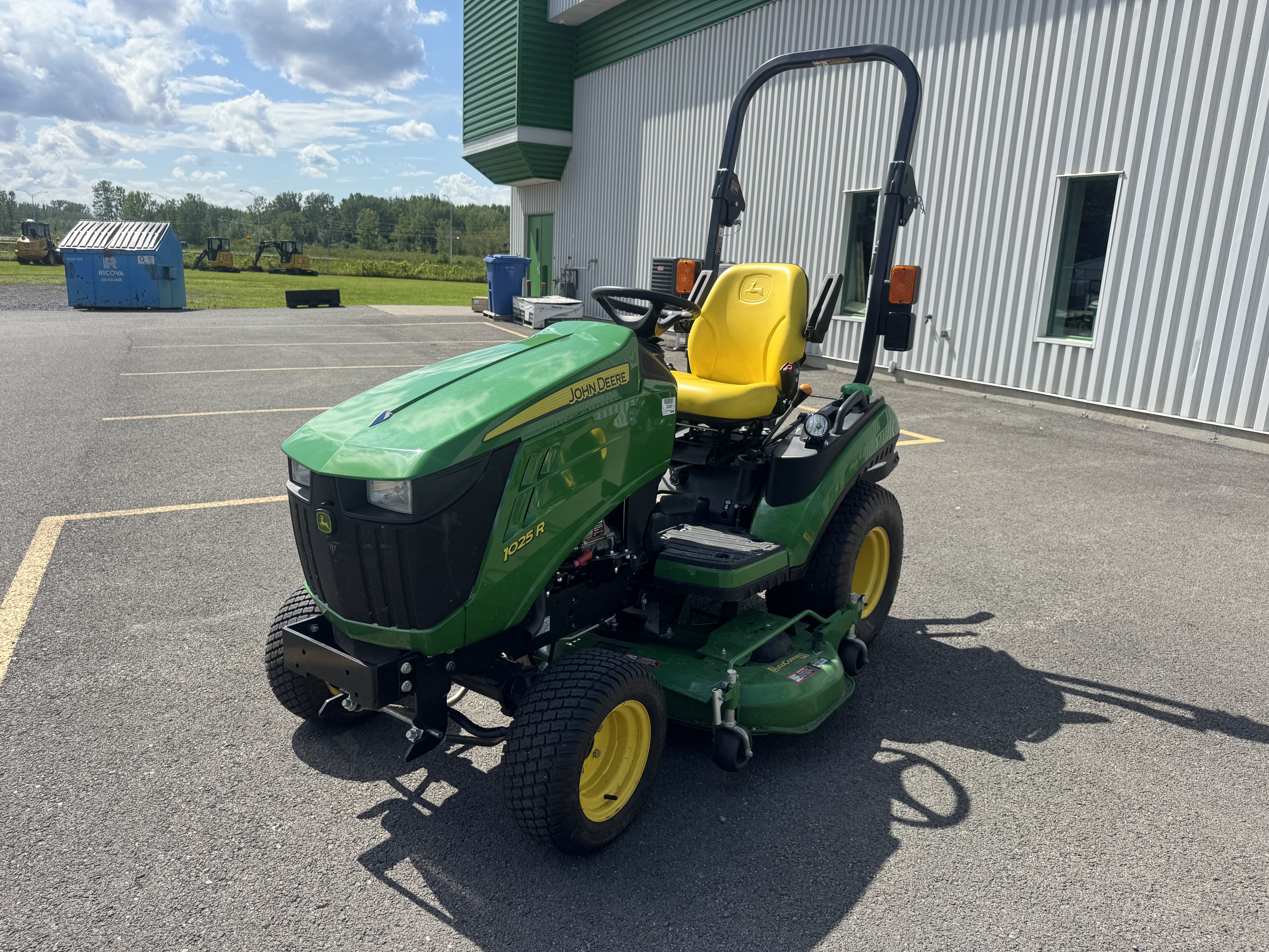 John Deere 1025R