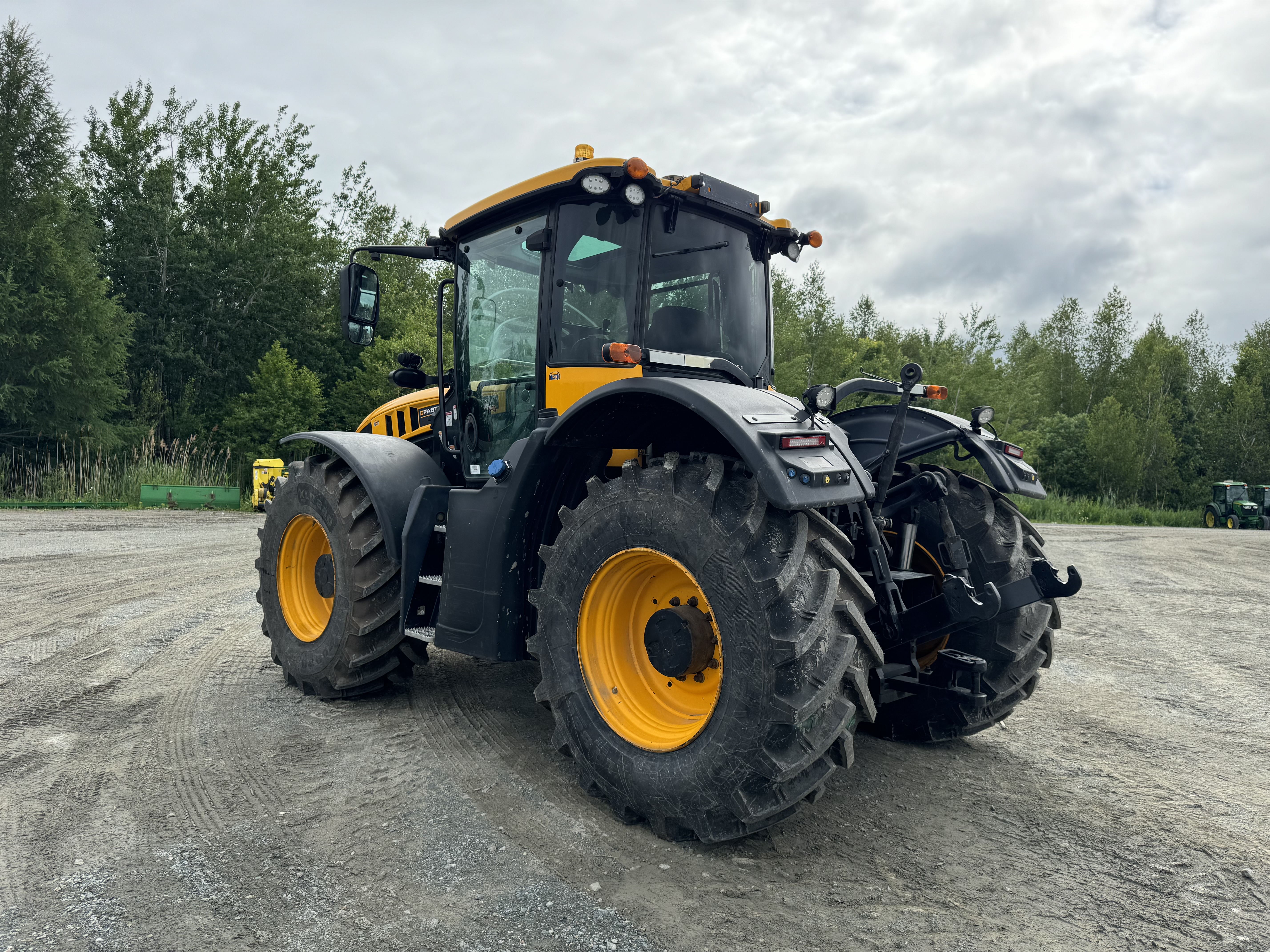 JCB 4220 FRONT HITCH PTO 