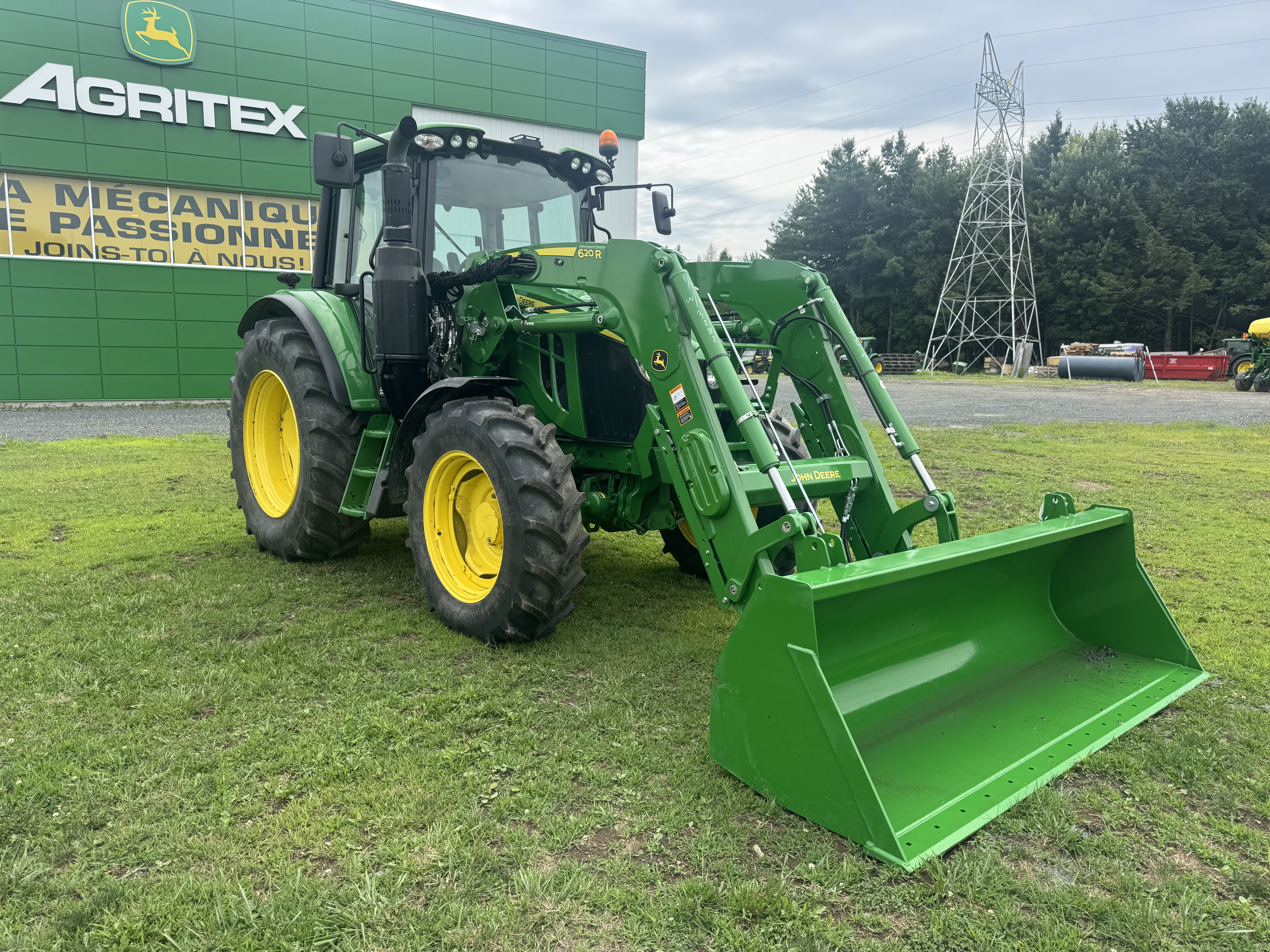 John Deere 6120M LOADER NSL