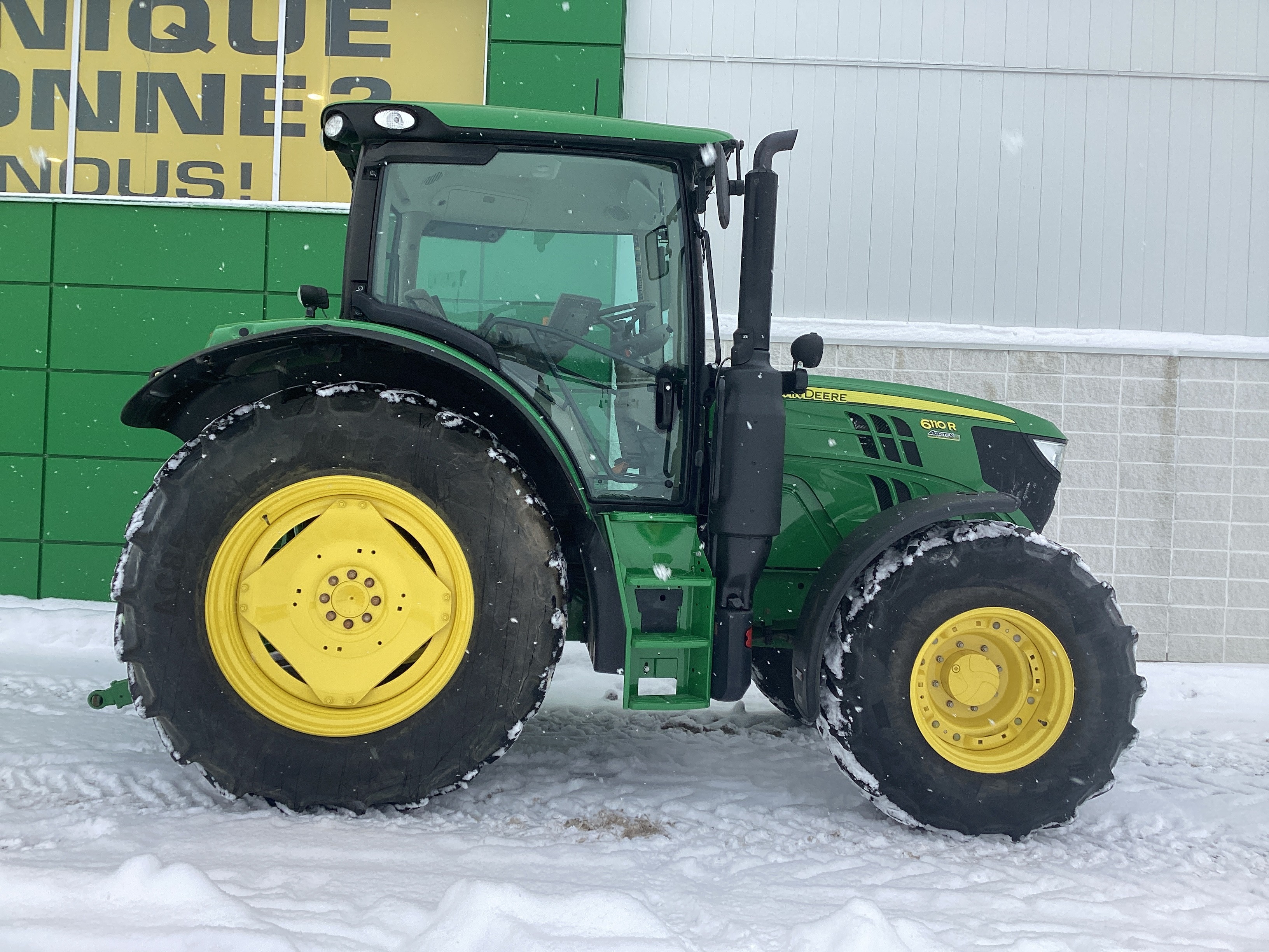 John Deere 6110R