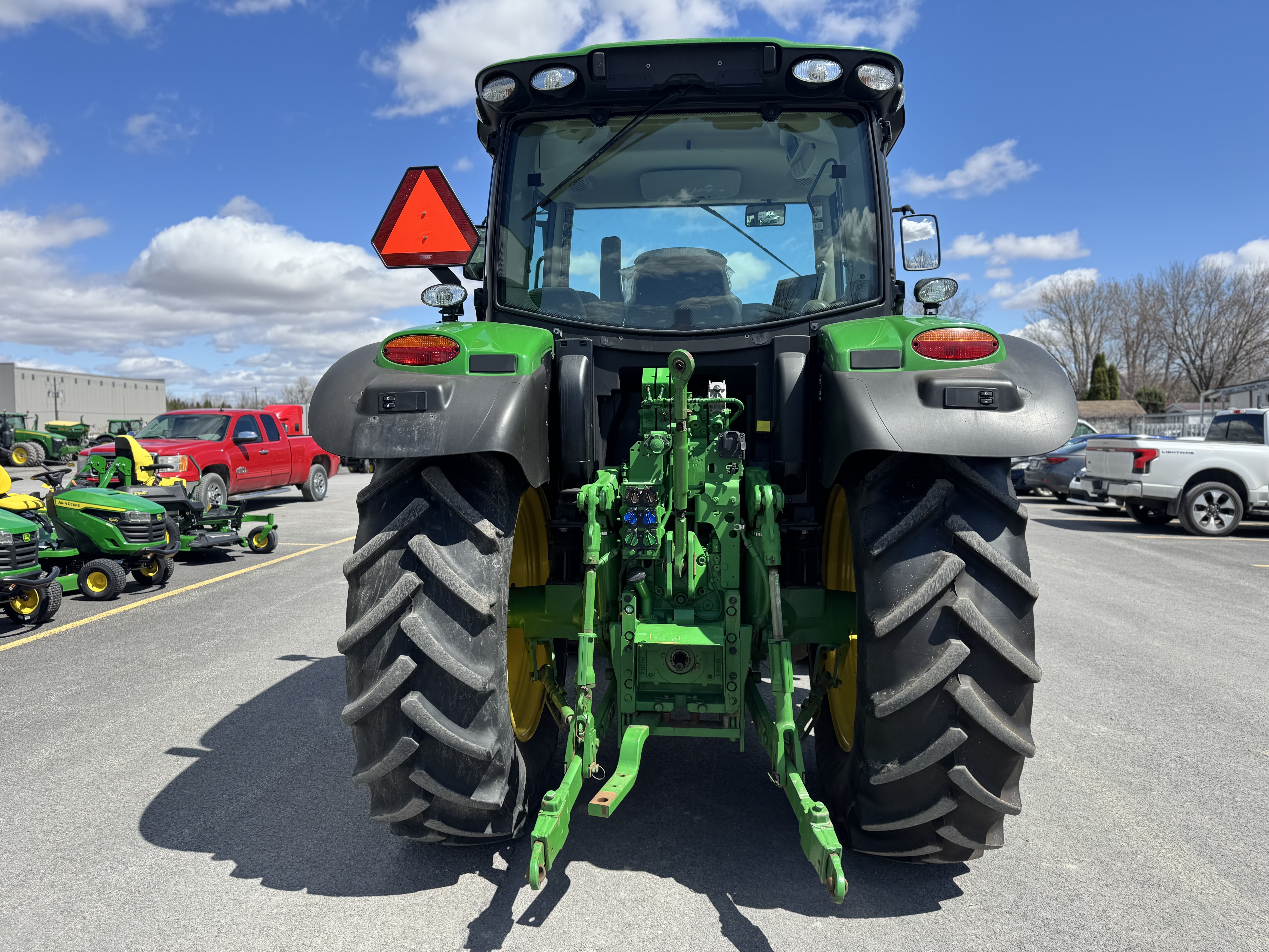 John Deere 6110R 