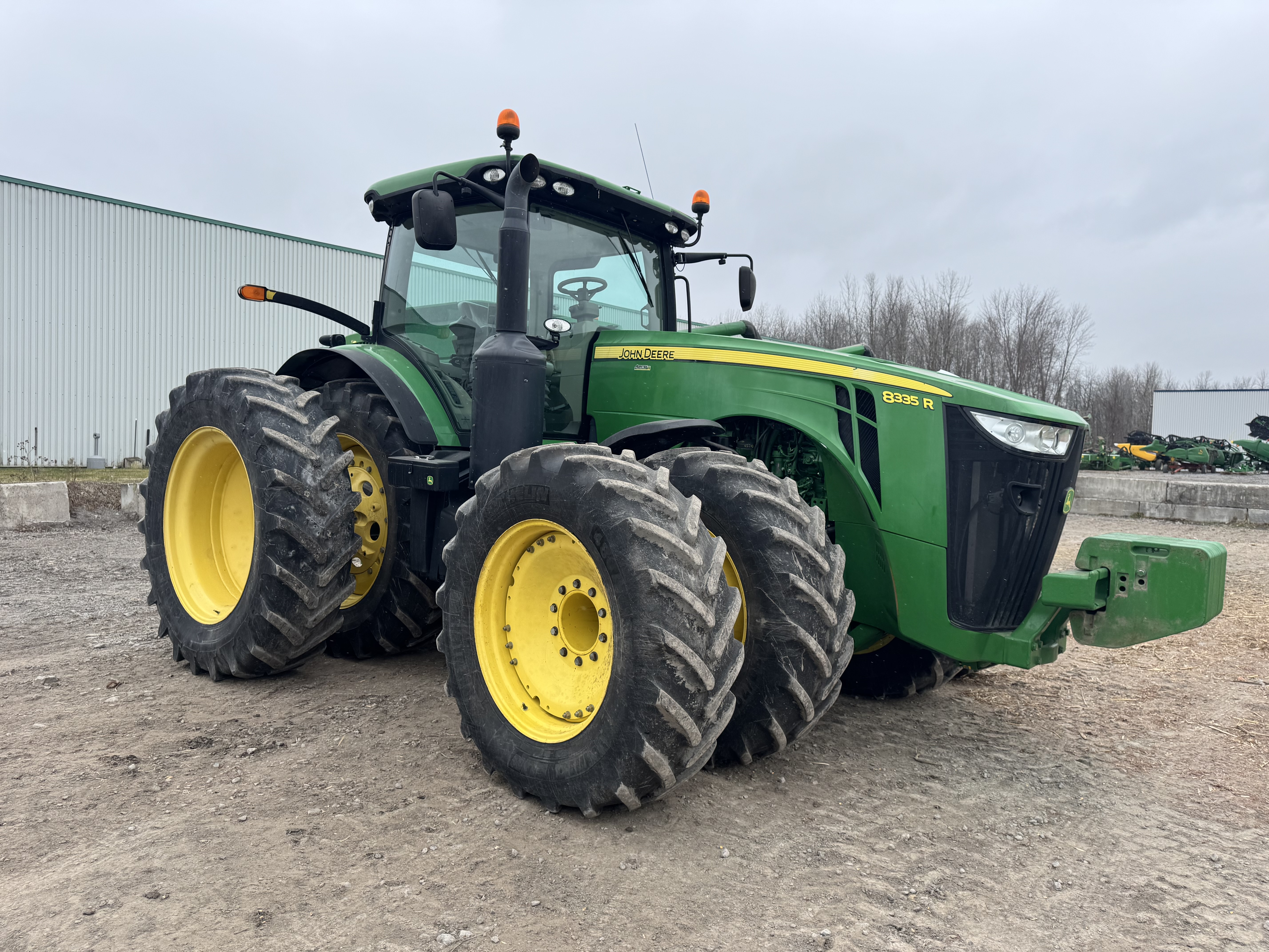 John Deere 8335R