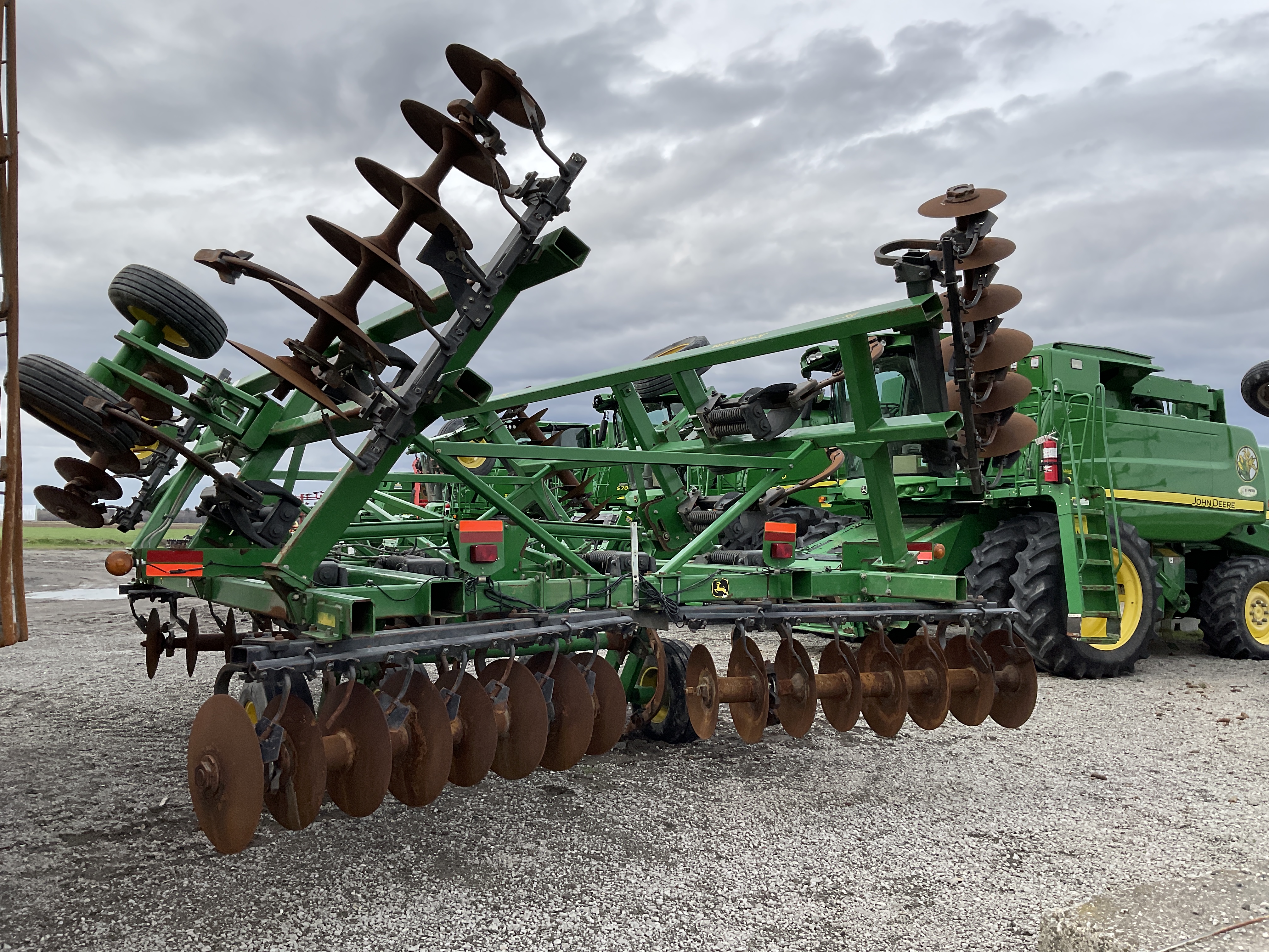 John Deere 512