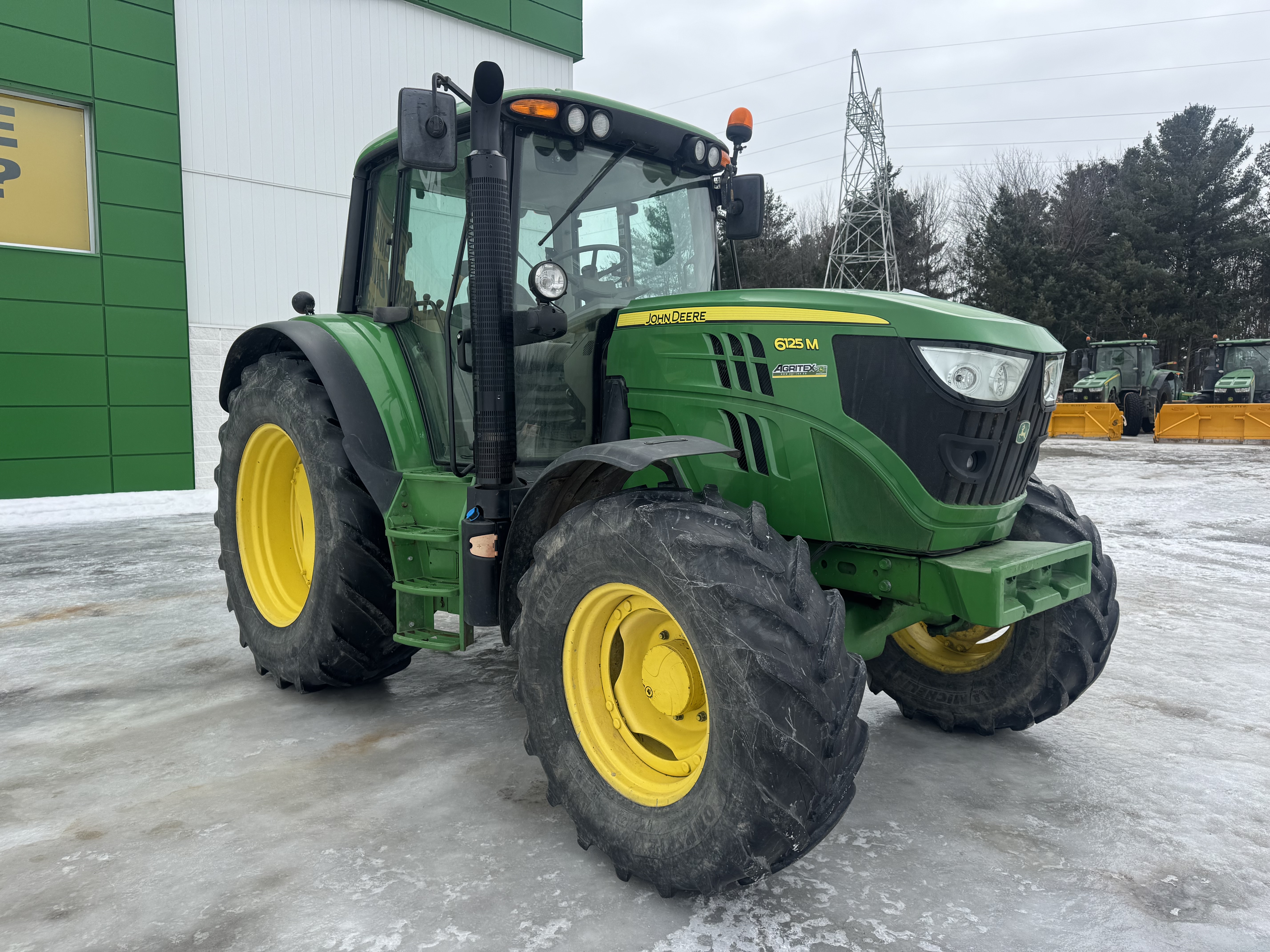 John Deere 6125M