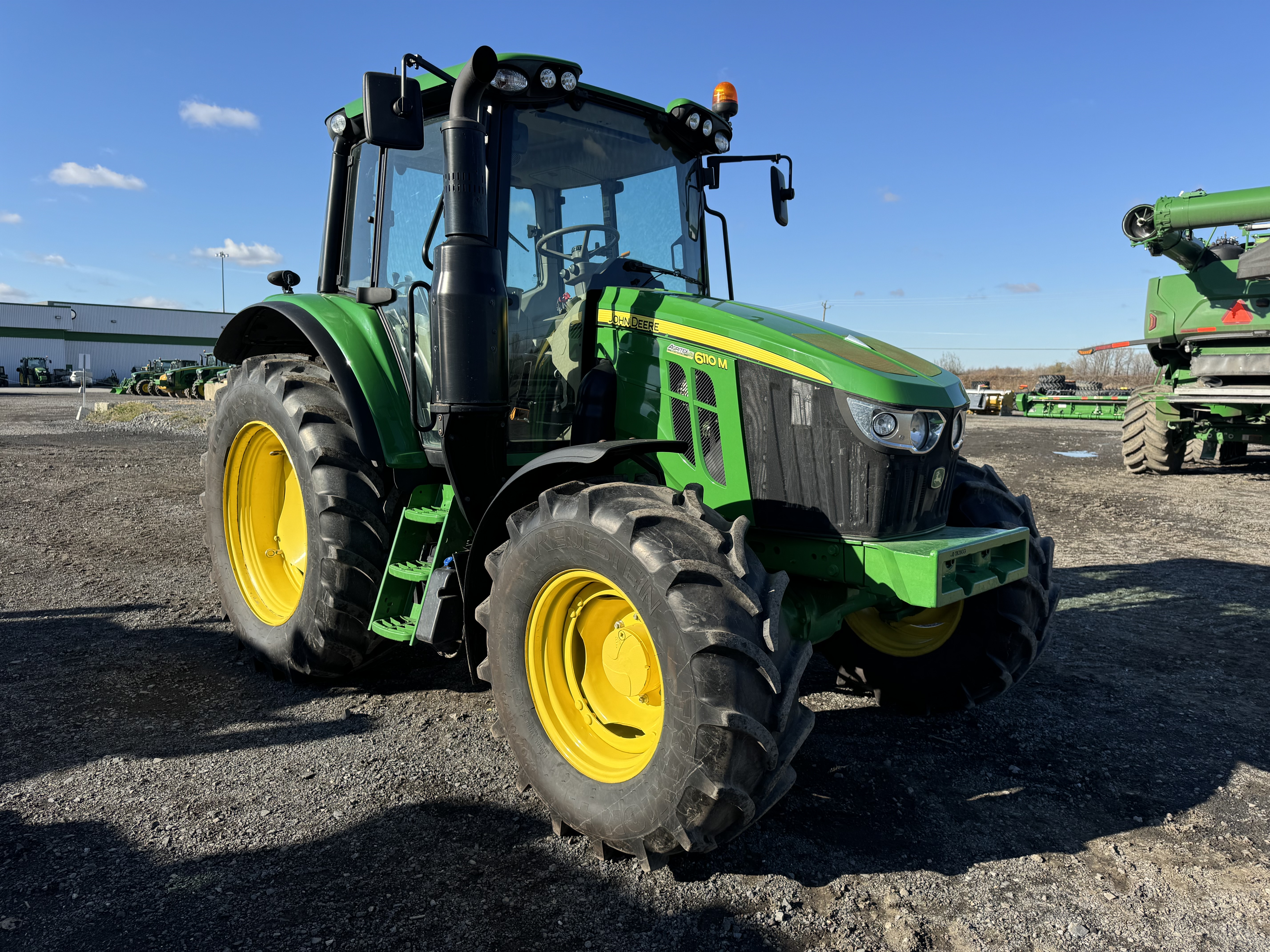 John Deere 6110M