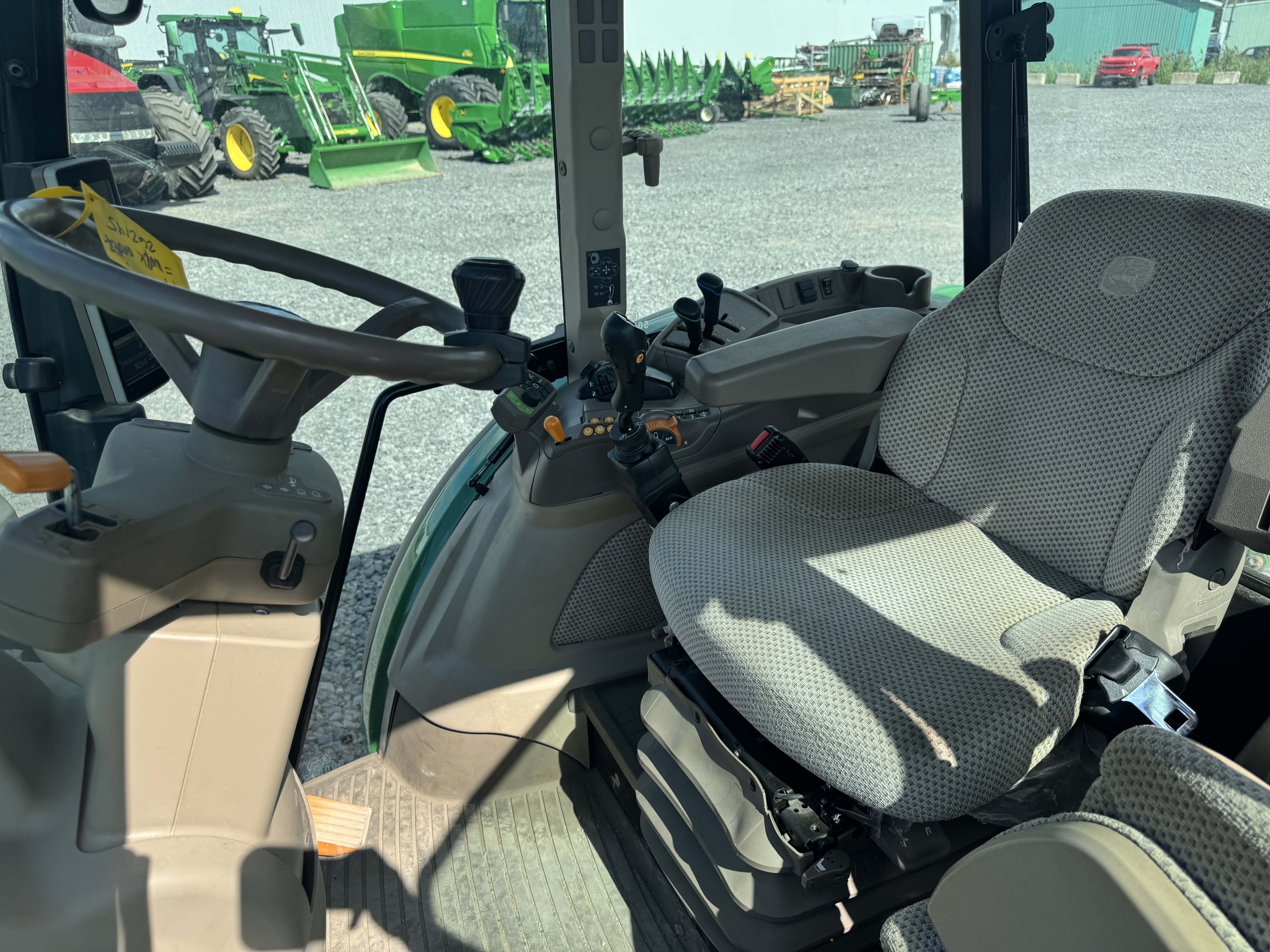John Deere 5115R GRATTE