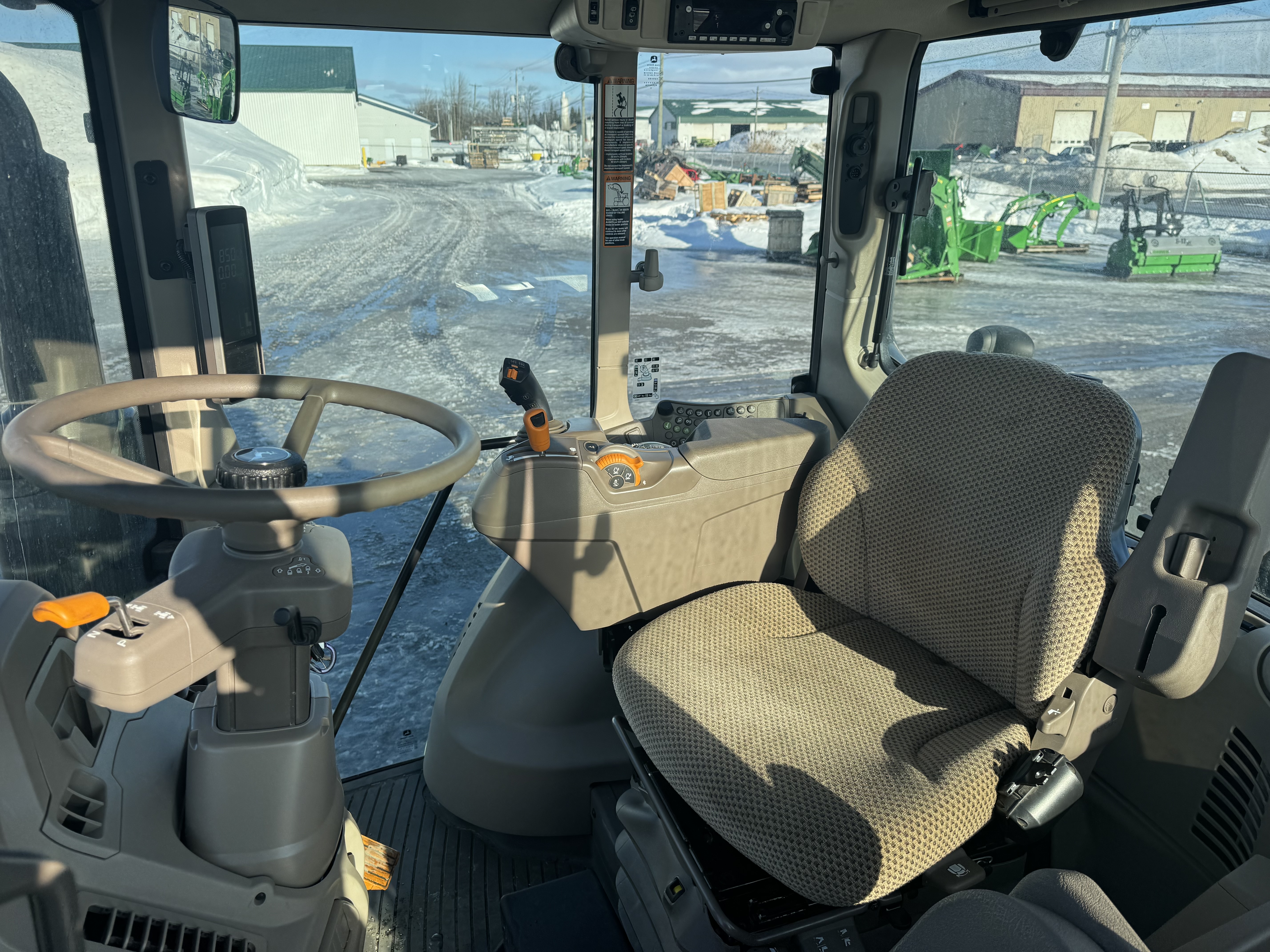 John Deere 6110M