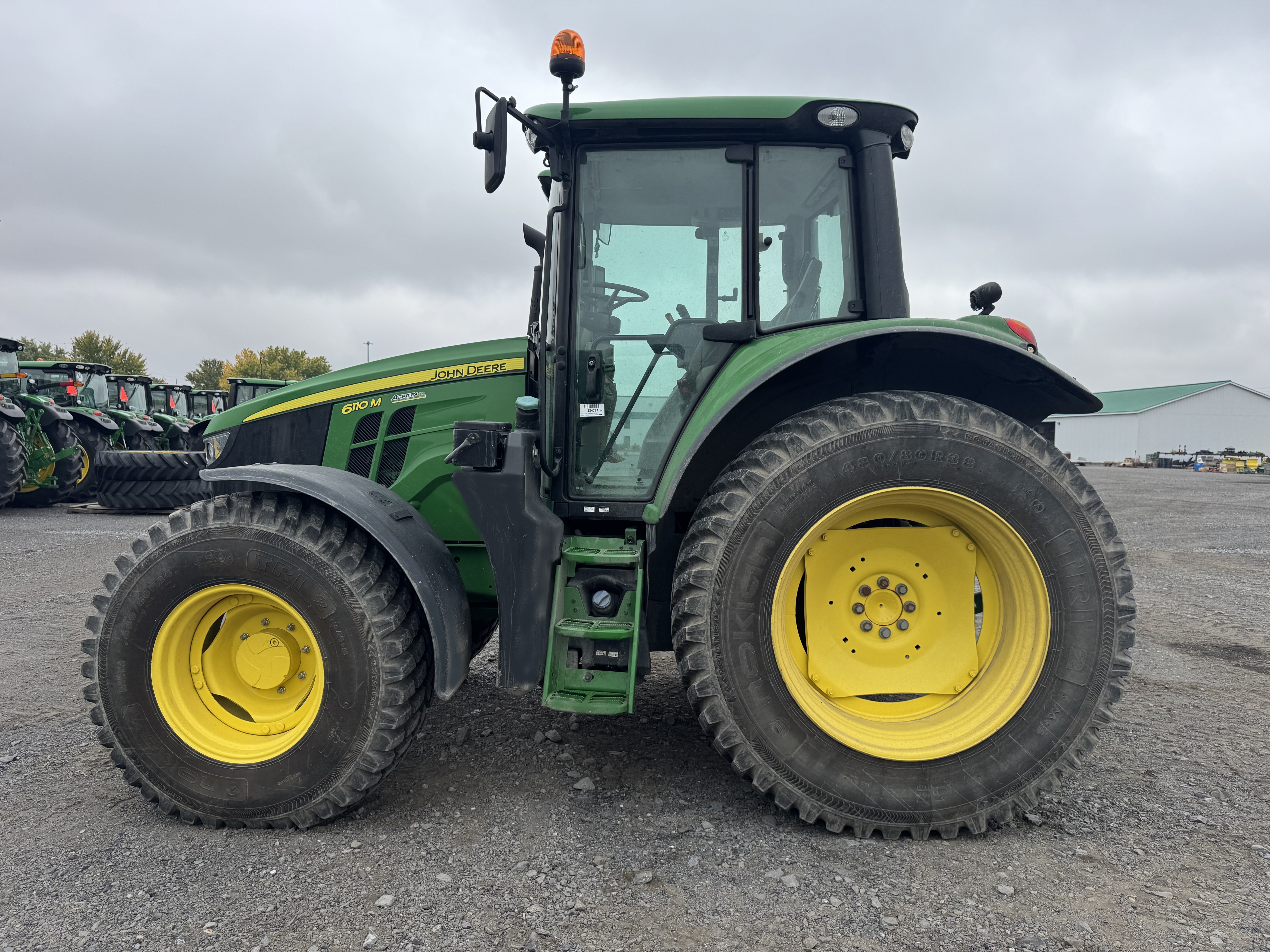 John Deere 6110M