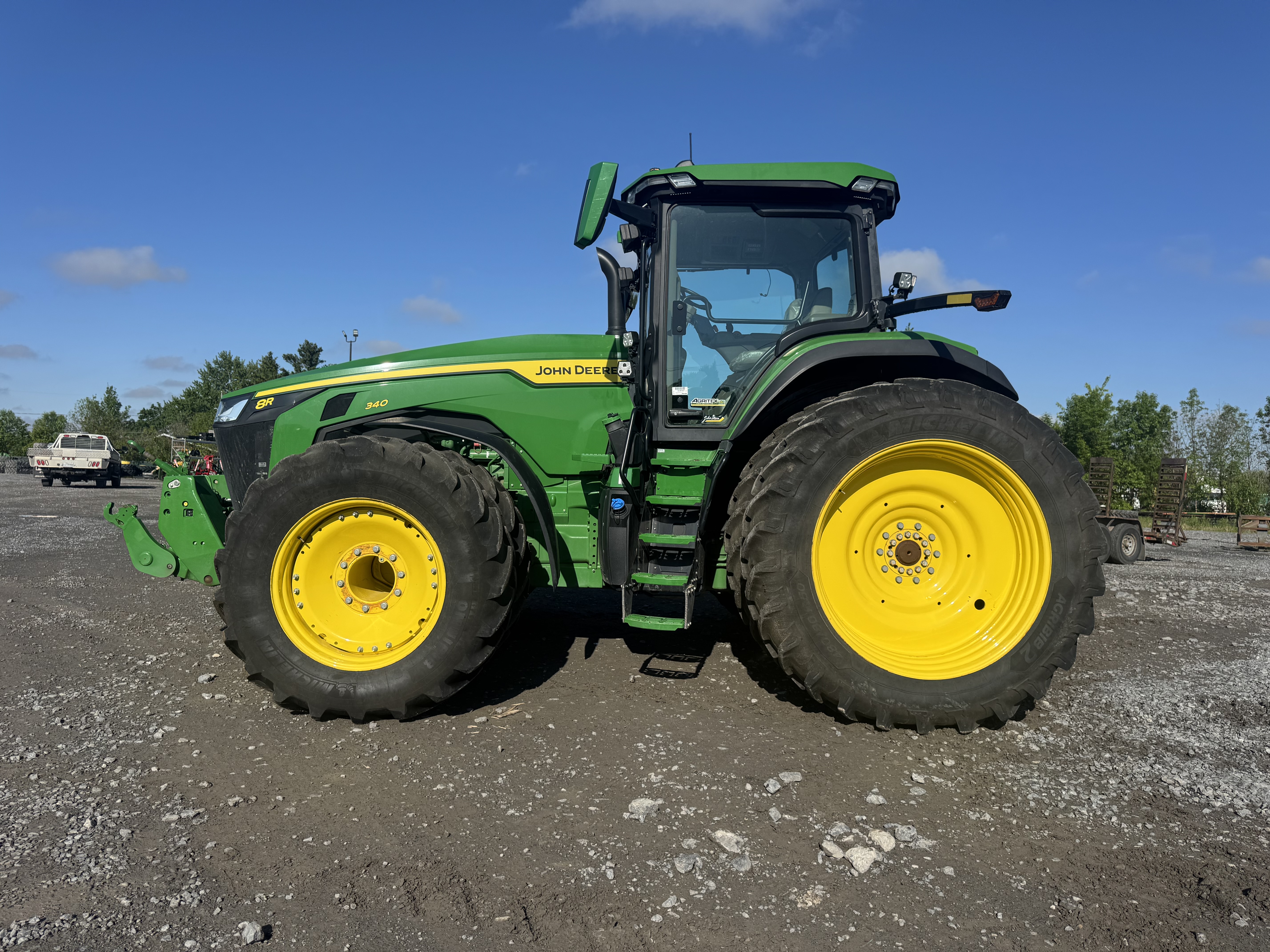 John Deere 8R 340 FRT HITCH PTO