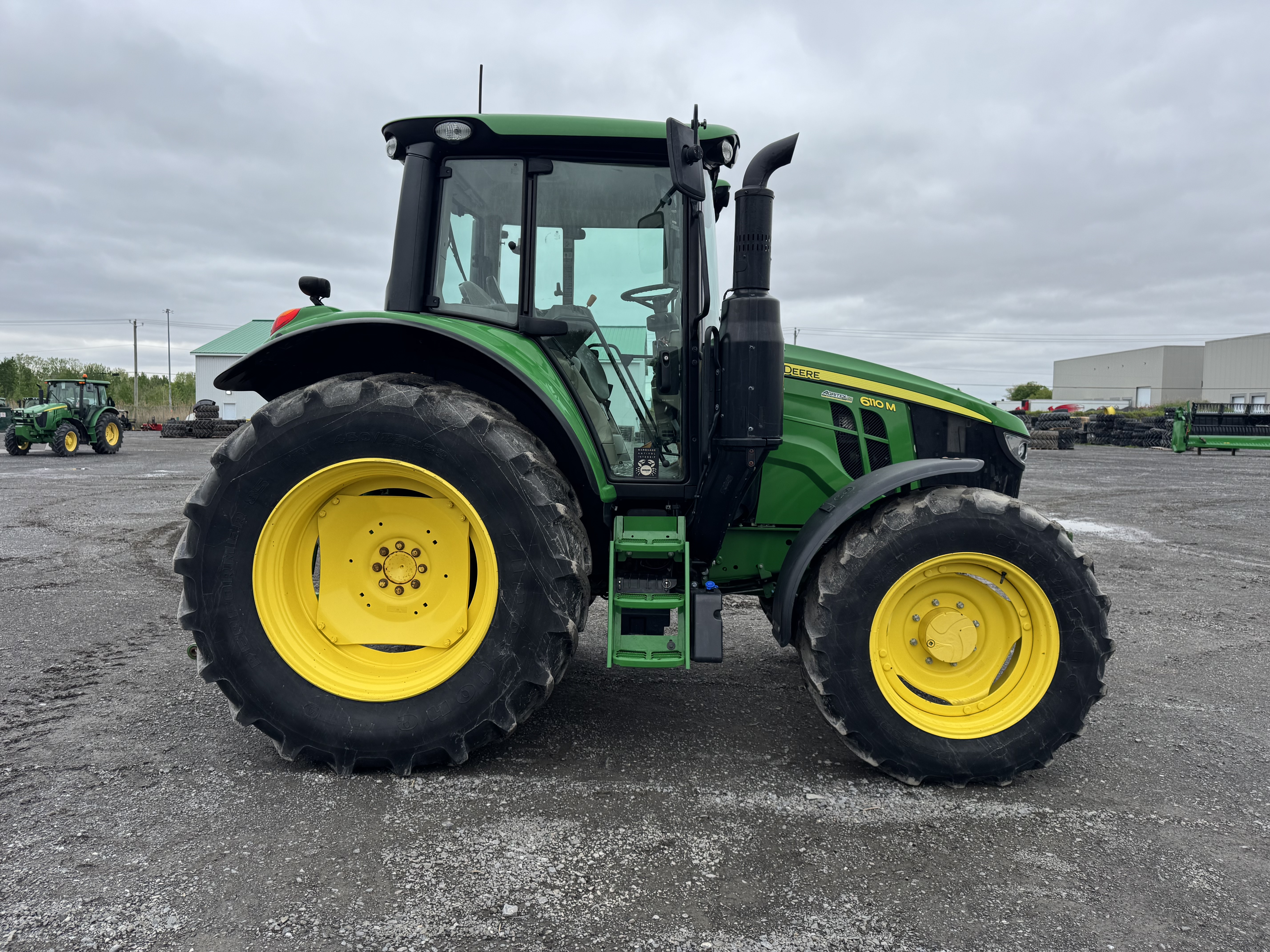 John Deere 6110M