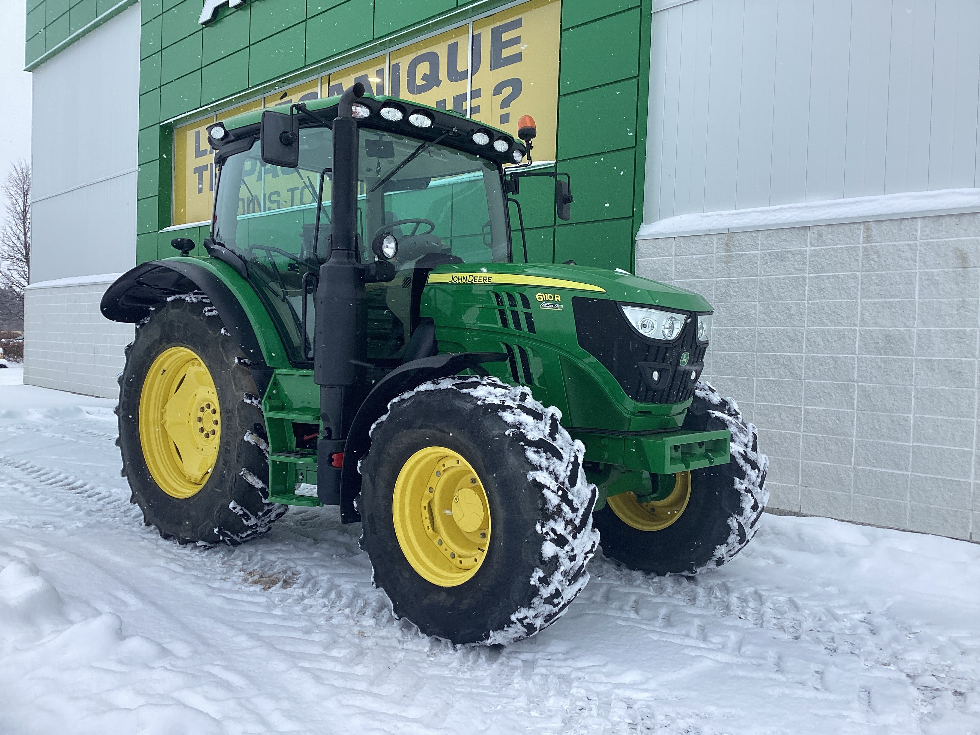 John Deere 6110R