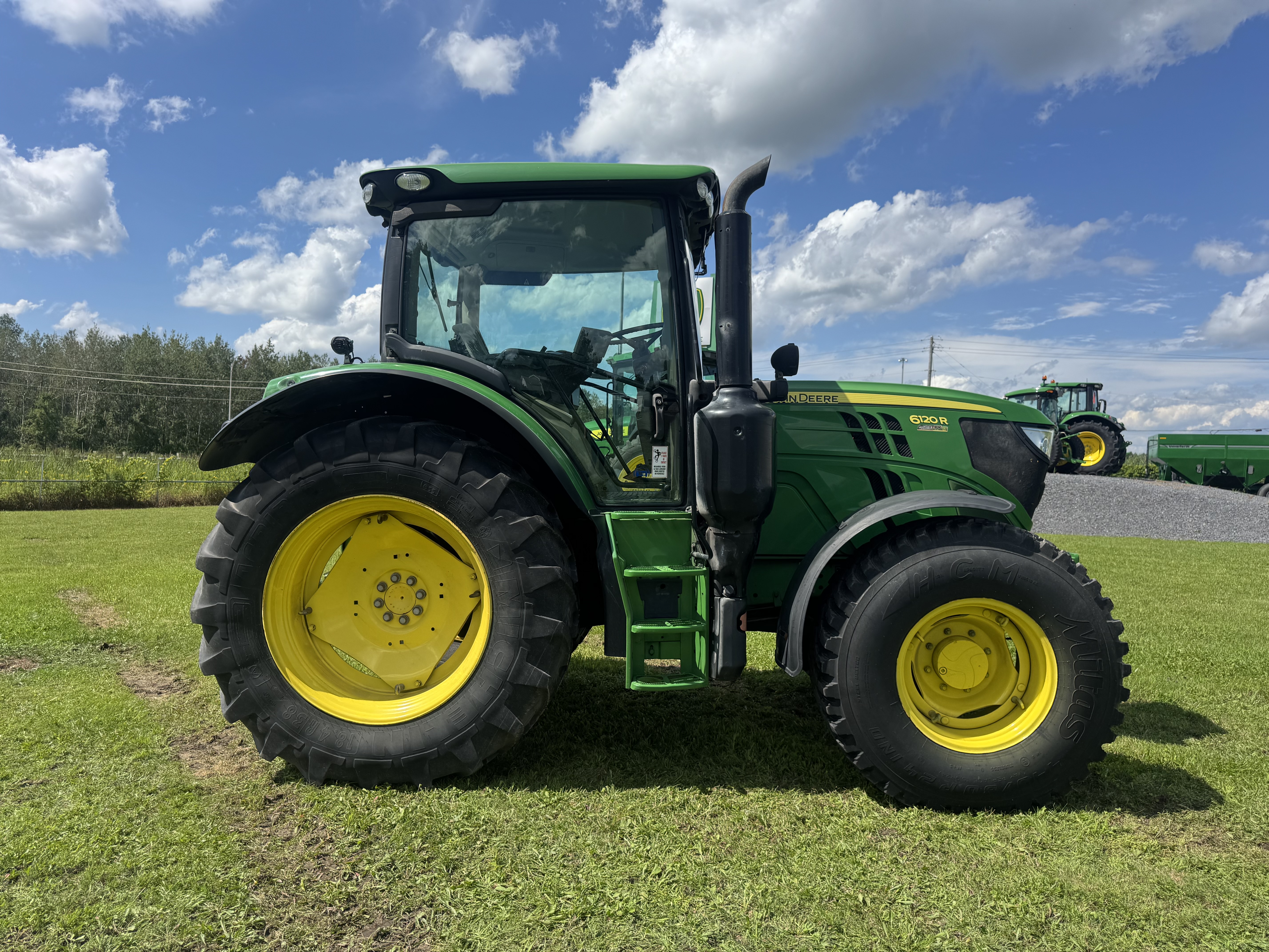 John Deere 6120R