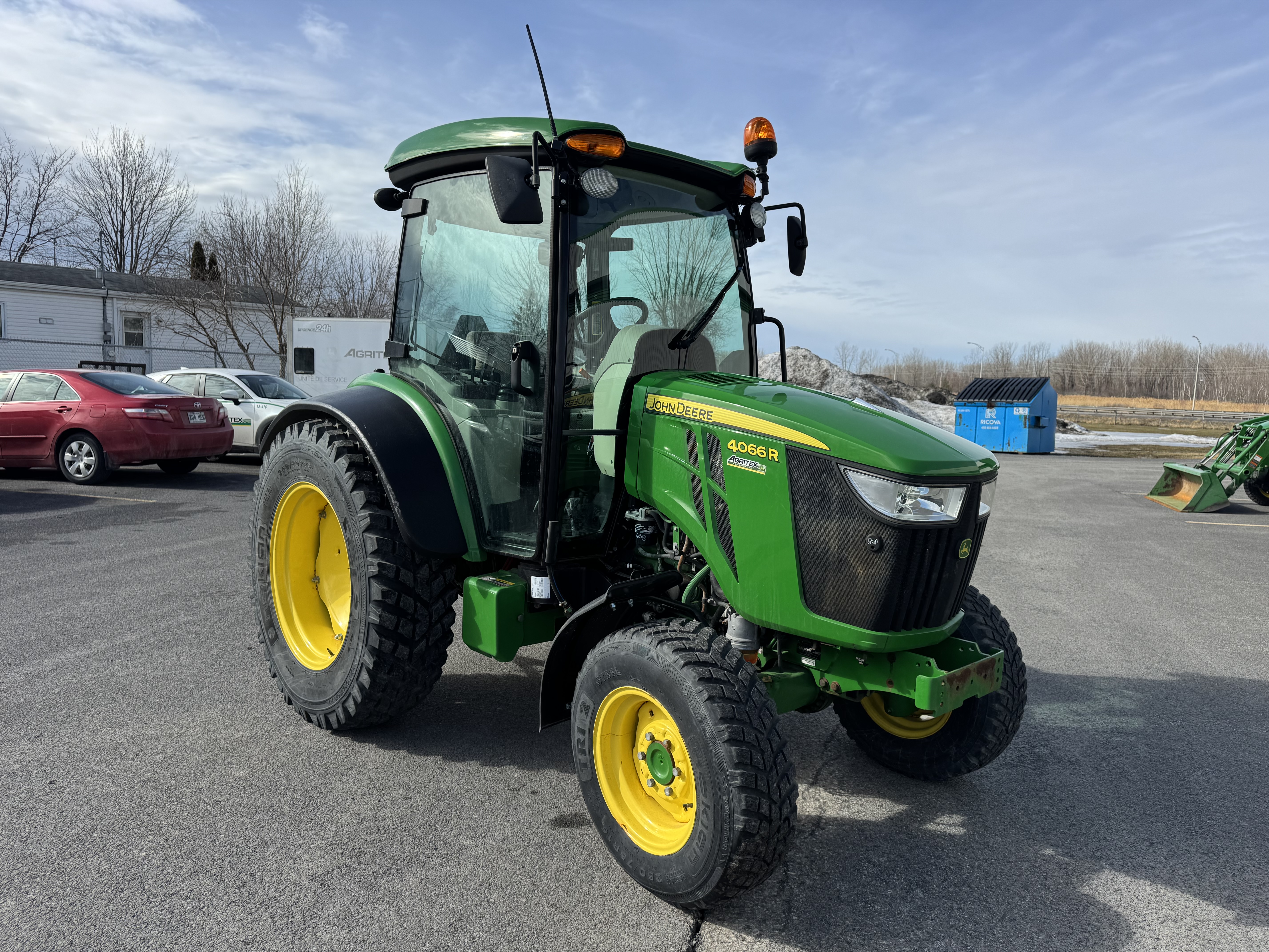 John Deere 4066R NOKIAN 