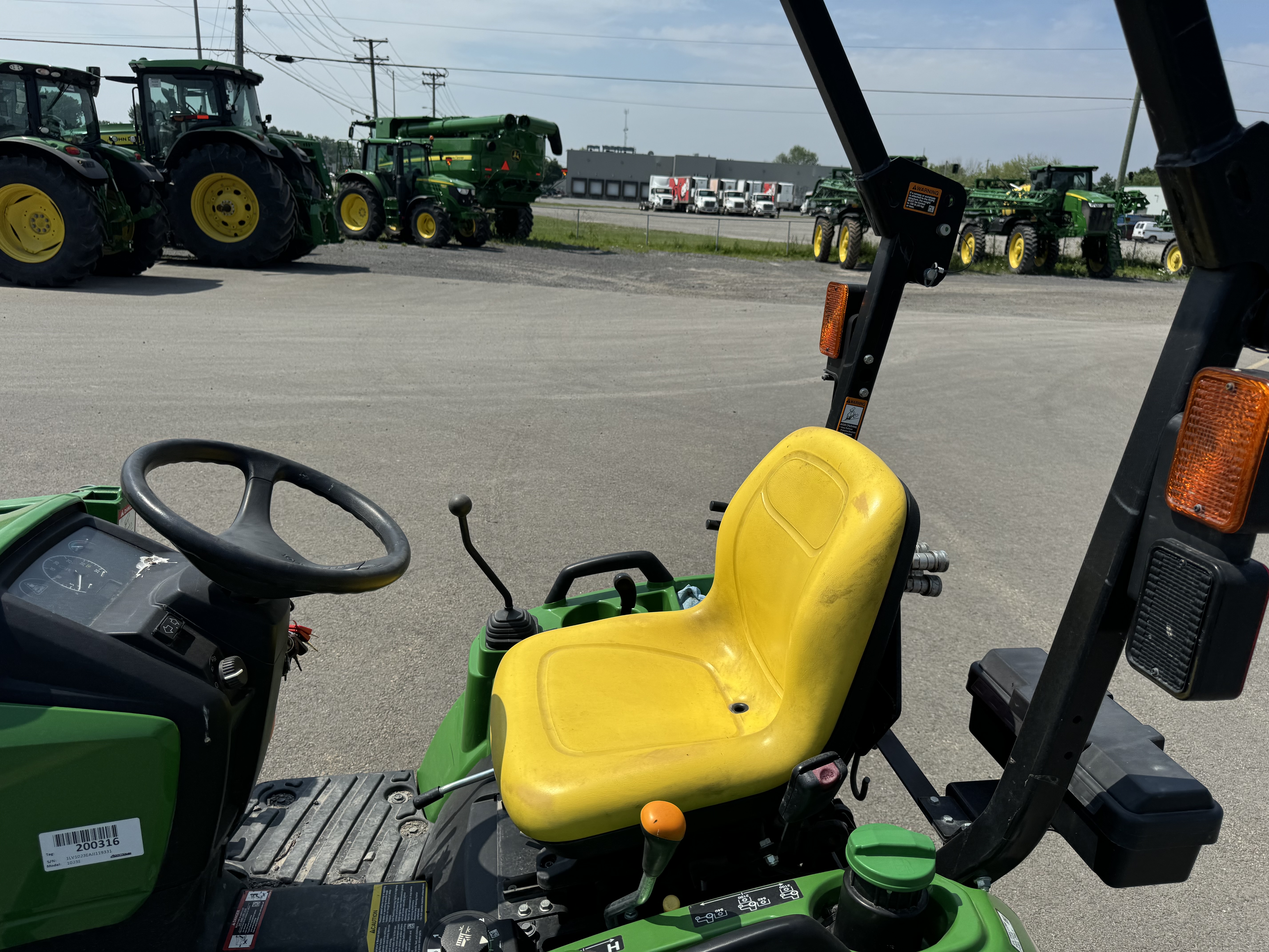 John Deere 1023E