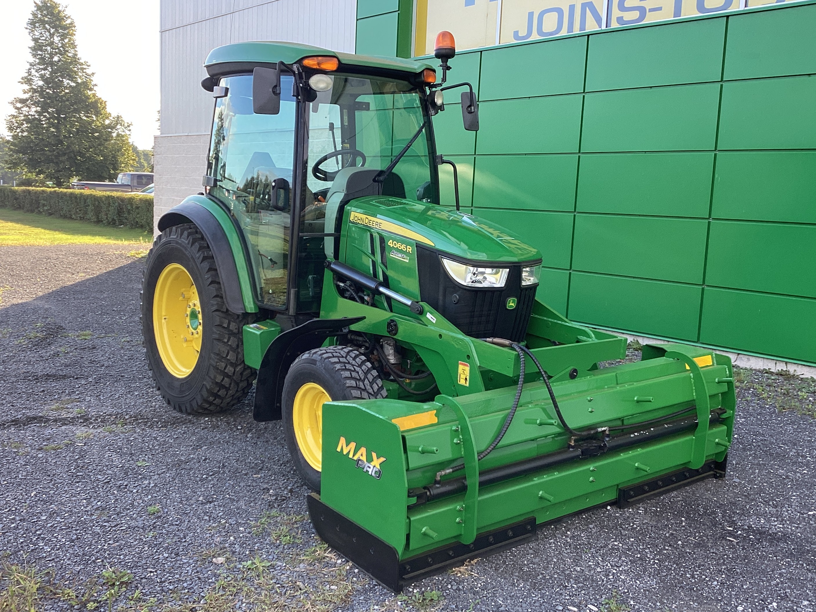 John Deere 4066R NOKIAN GRATTE AUTRE