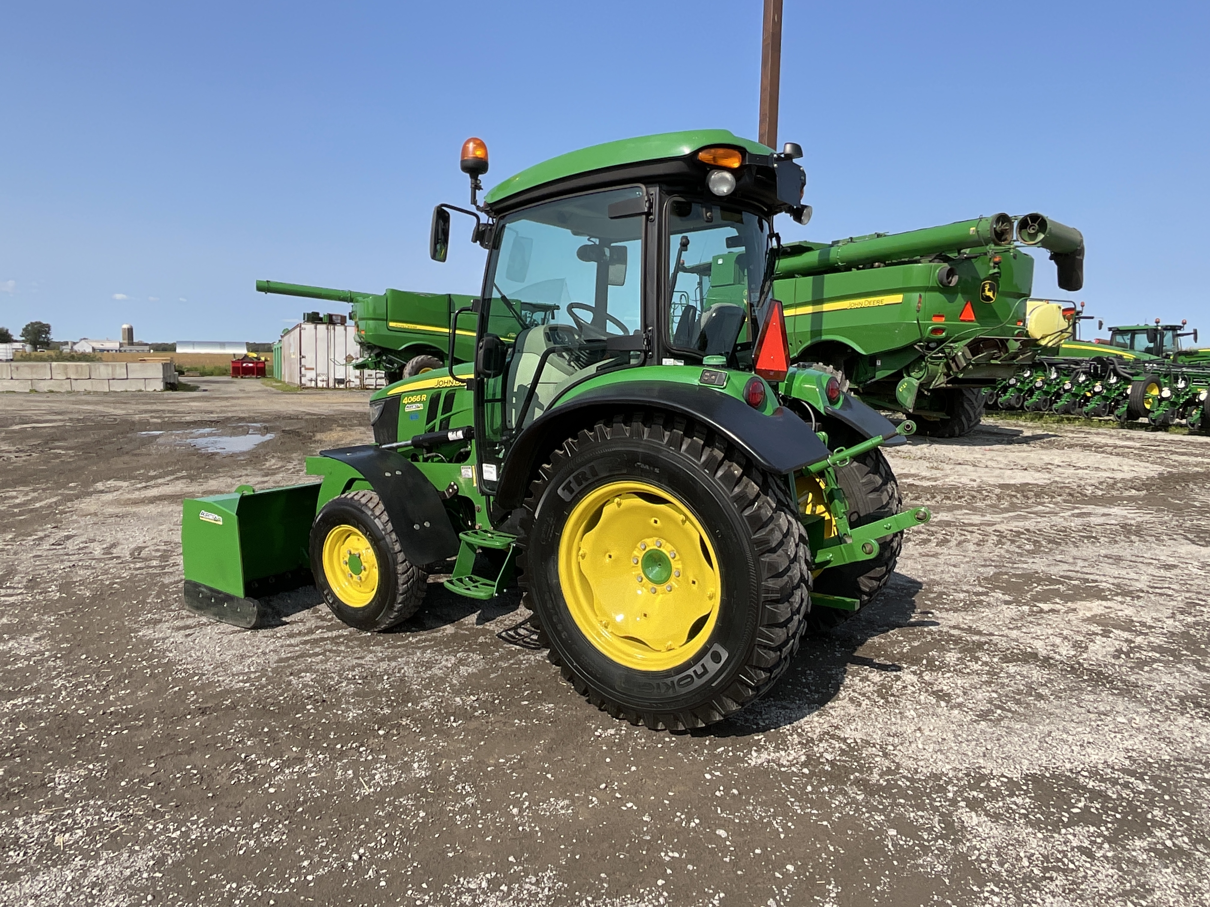 John Deere 4066R GRATTE NOKIAN 