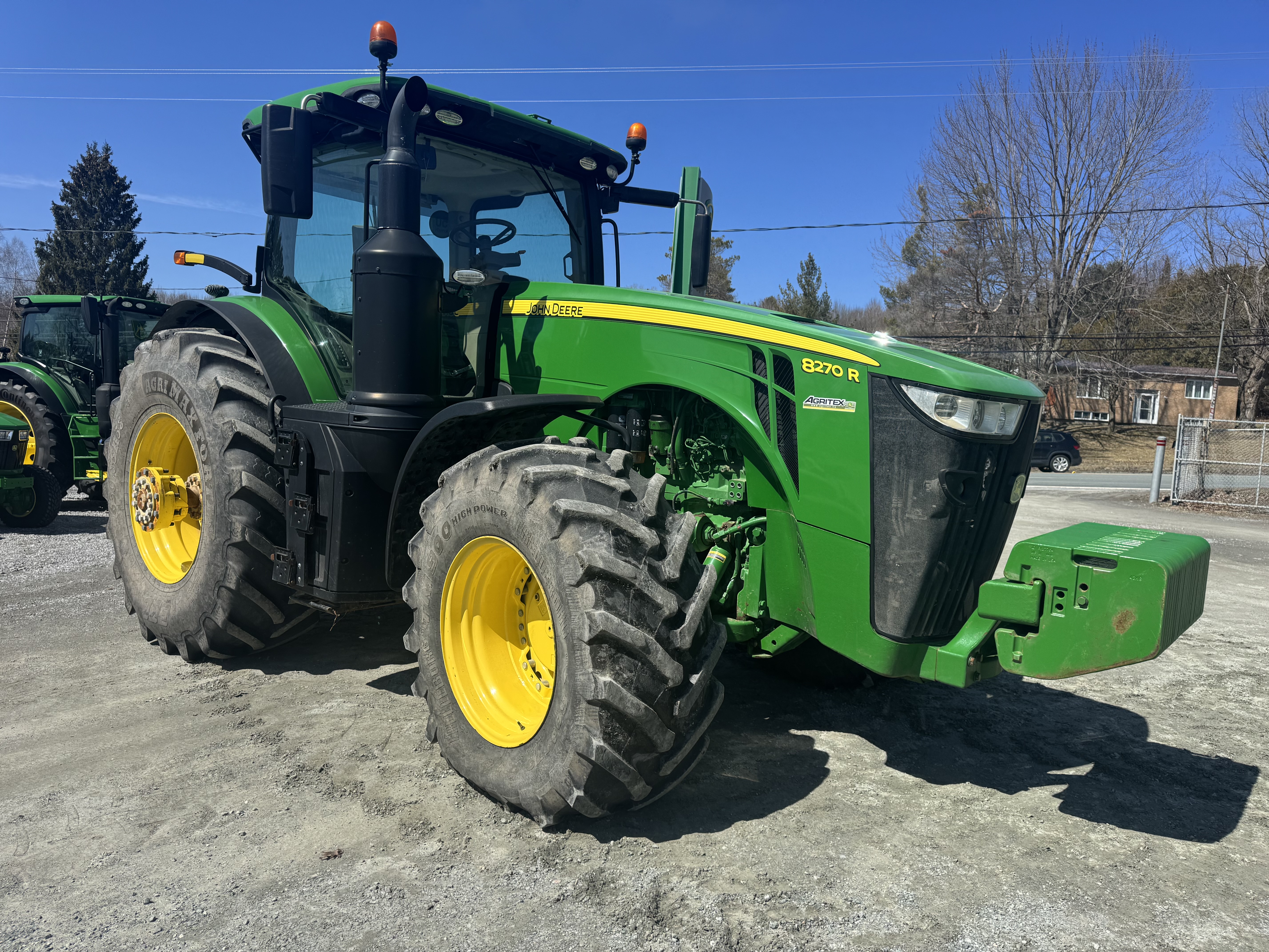 John Deere 8270R 