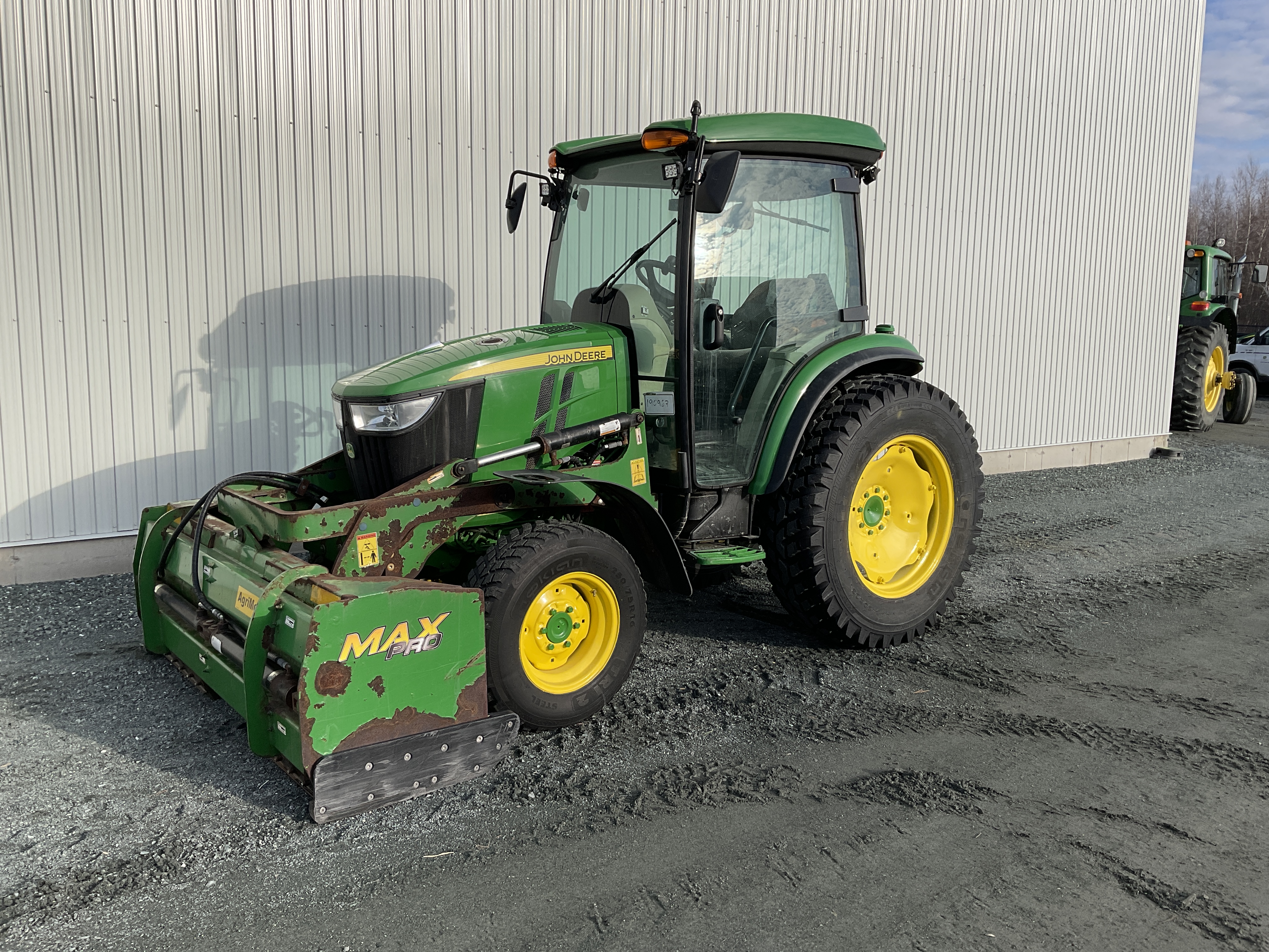 John Deere 4066R GRATTE NOKIAN 