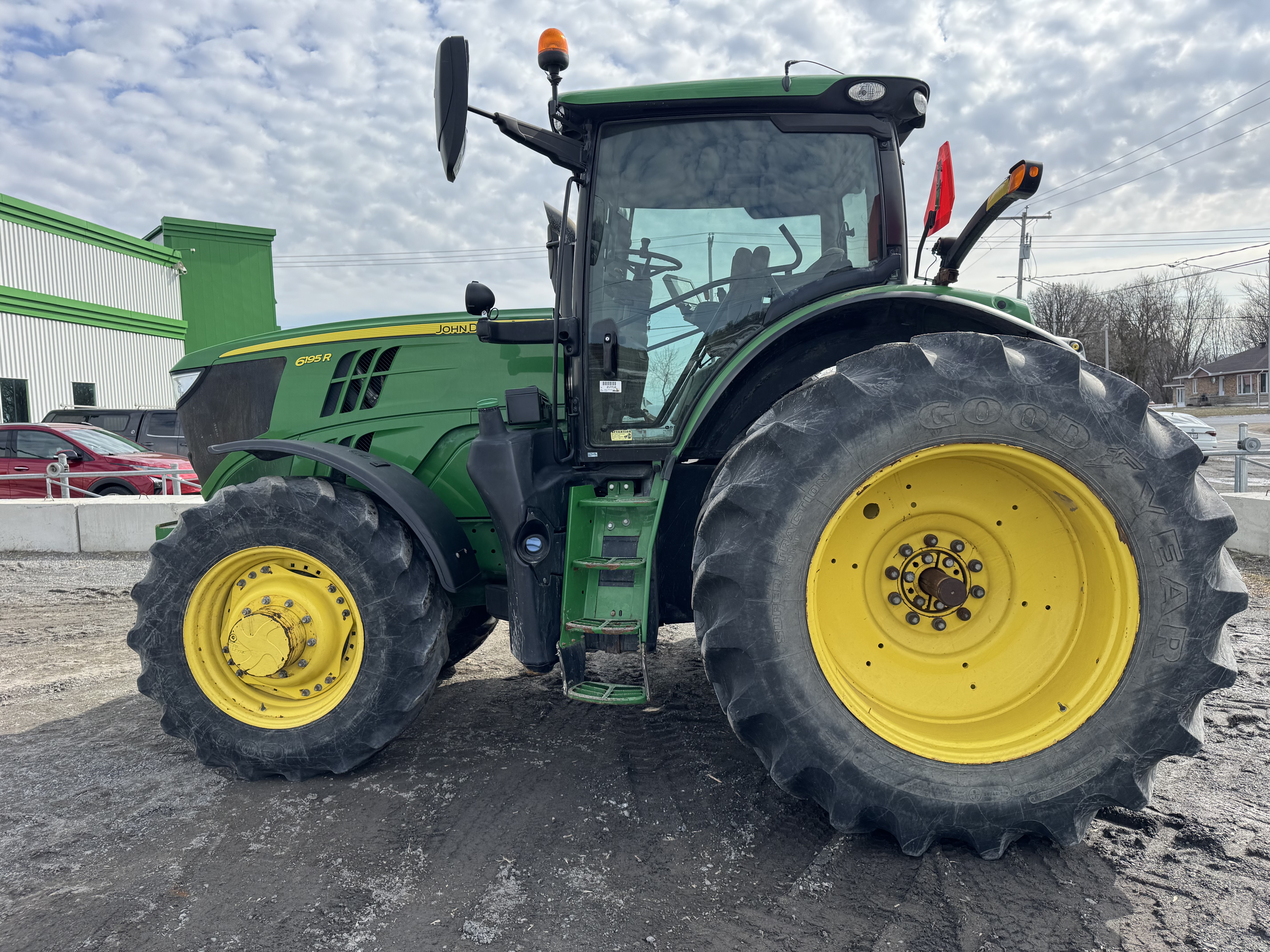 John Deere 6195R 