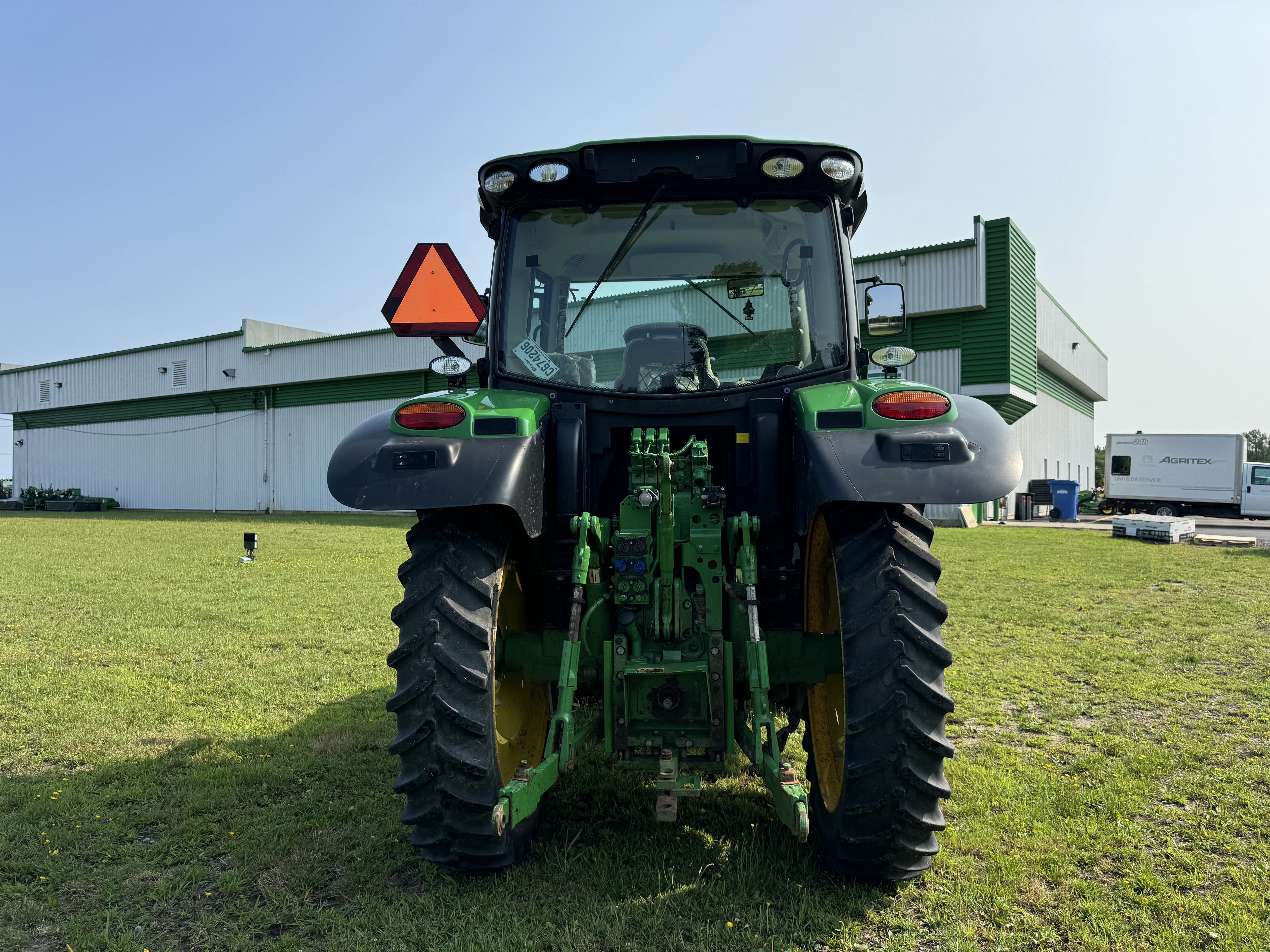 John Deere 6110R 