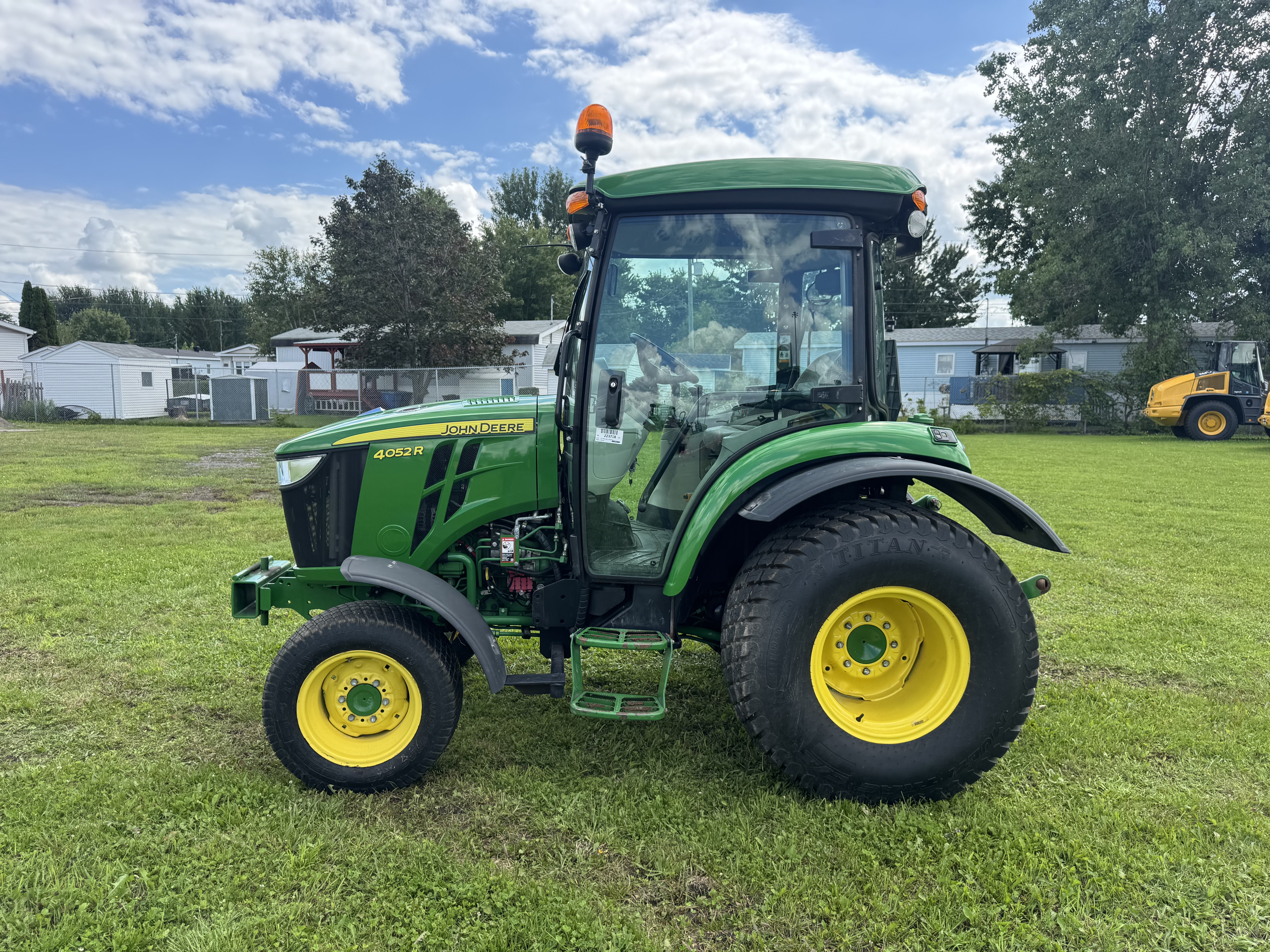 John Deere 4052R TURF