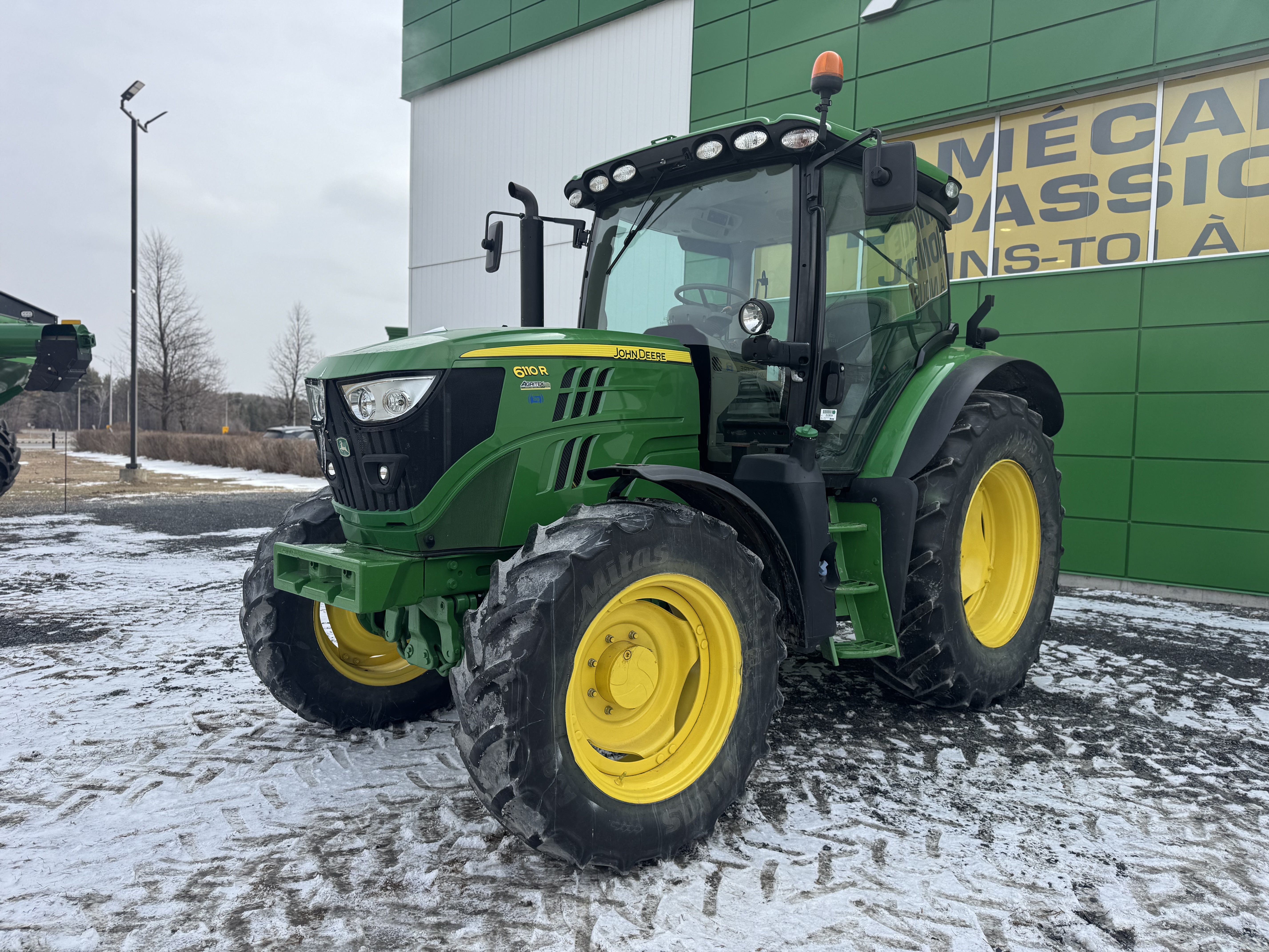 John Deere 6110R