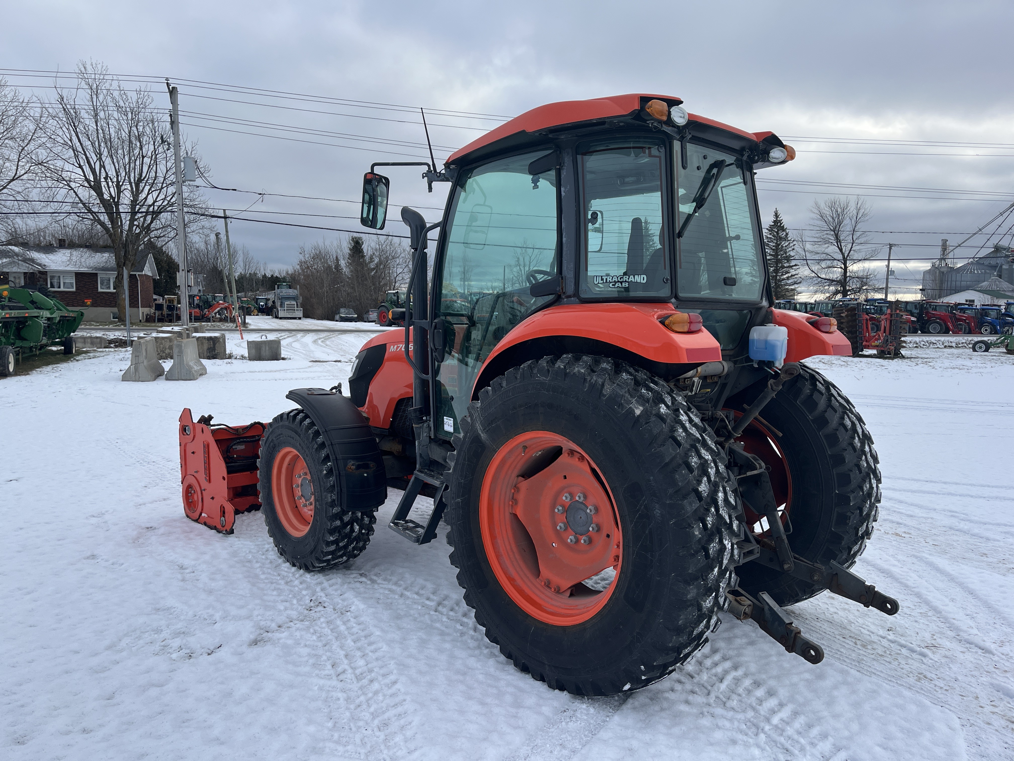 Kubota M7060 NOKIAN GRATTE