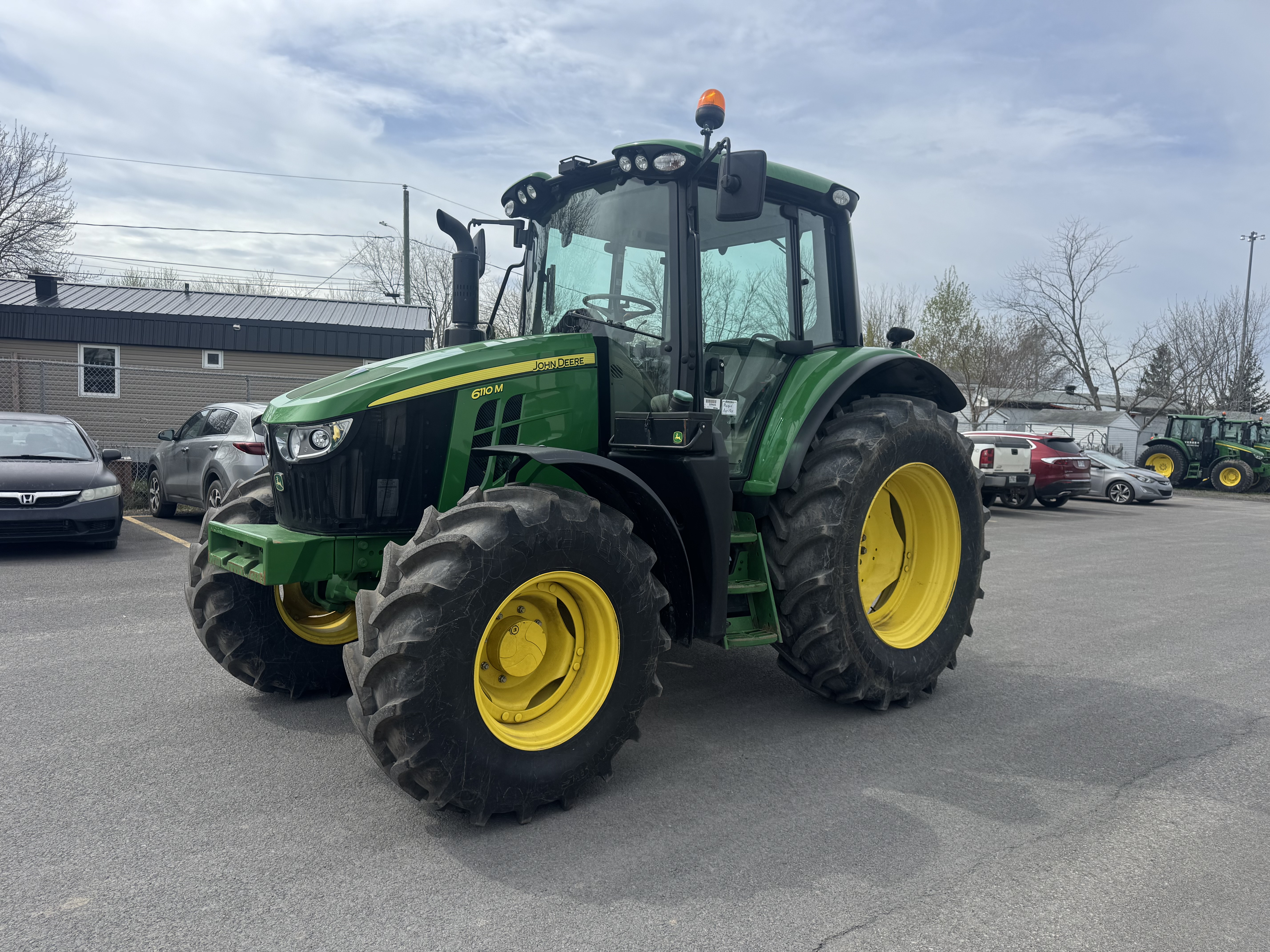 John Deere 6110M    