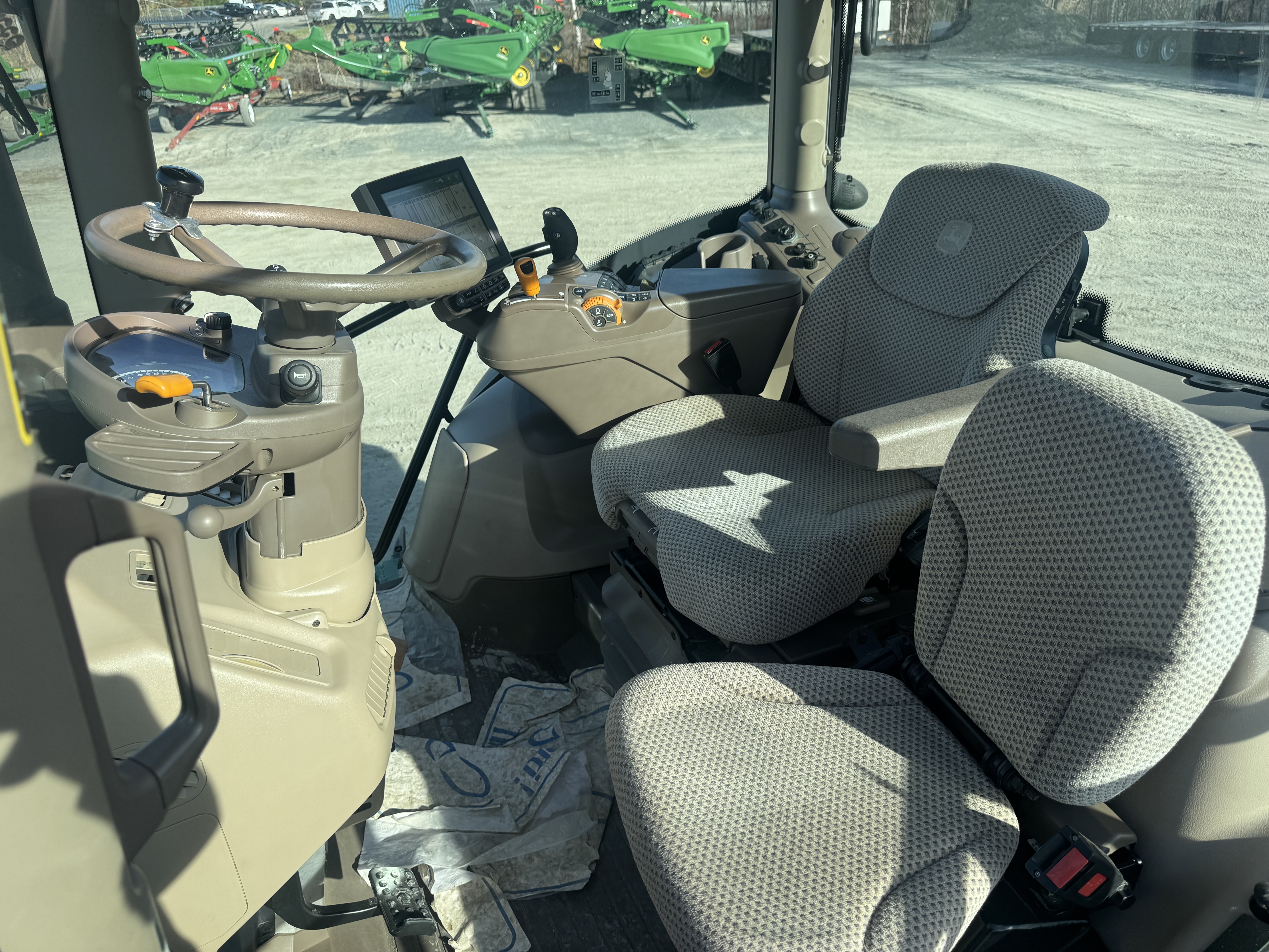 John Deere 6110R 