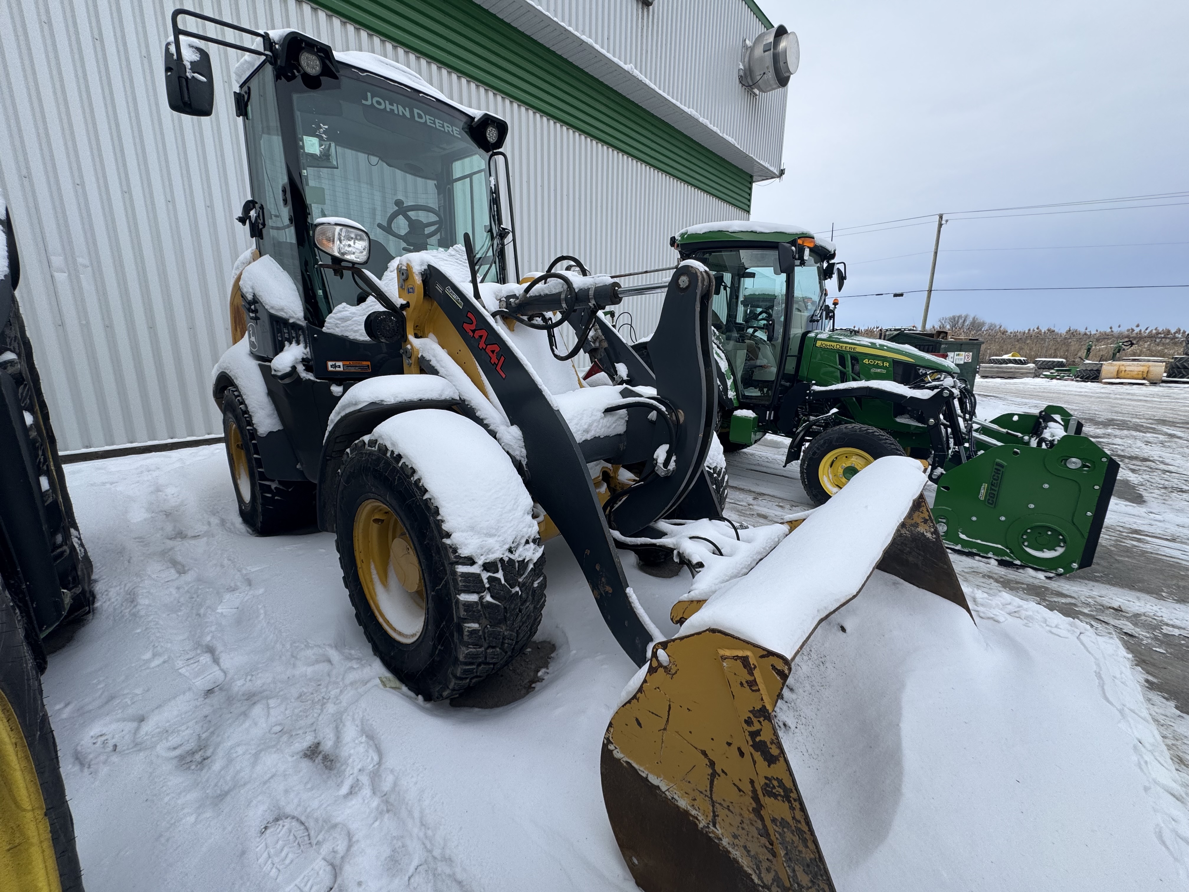 John Deere 244L