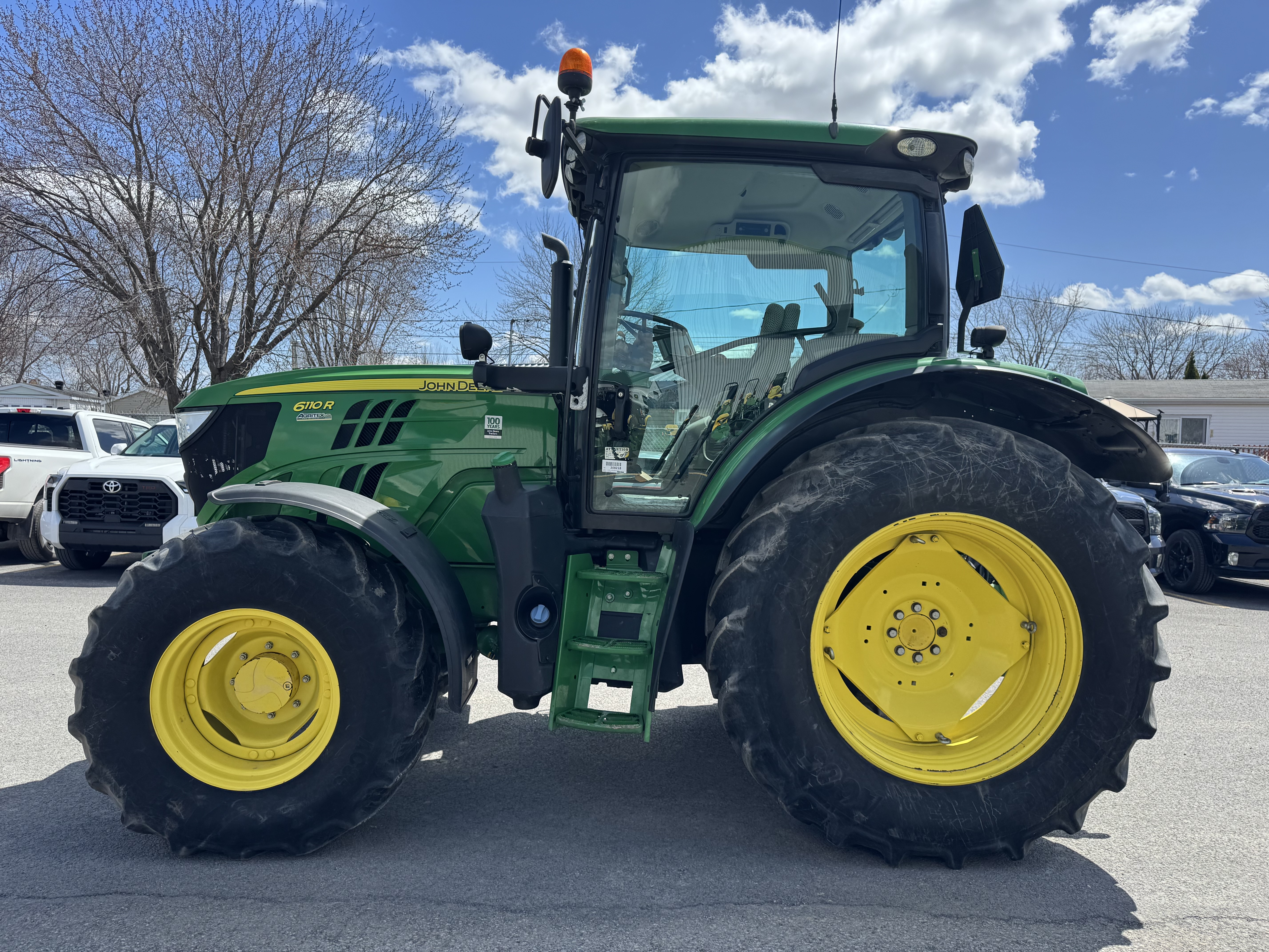John Deere 6110R