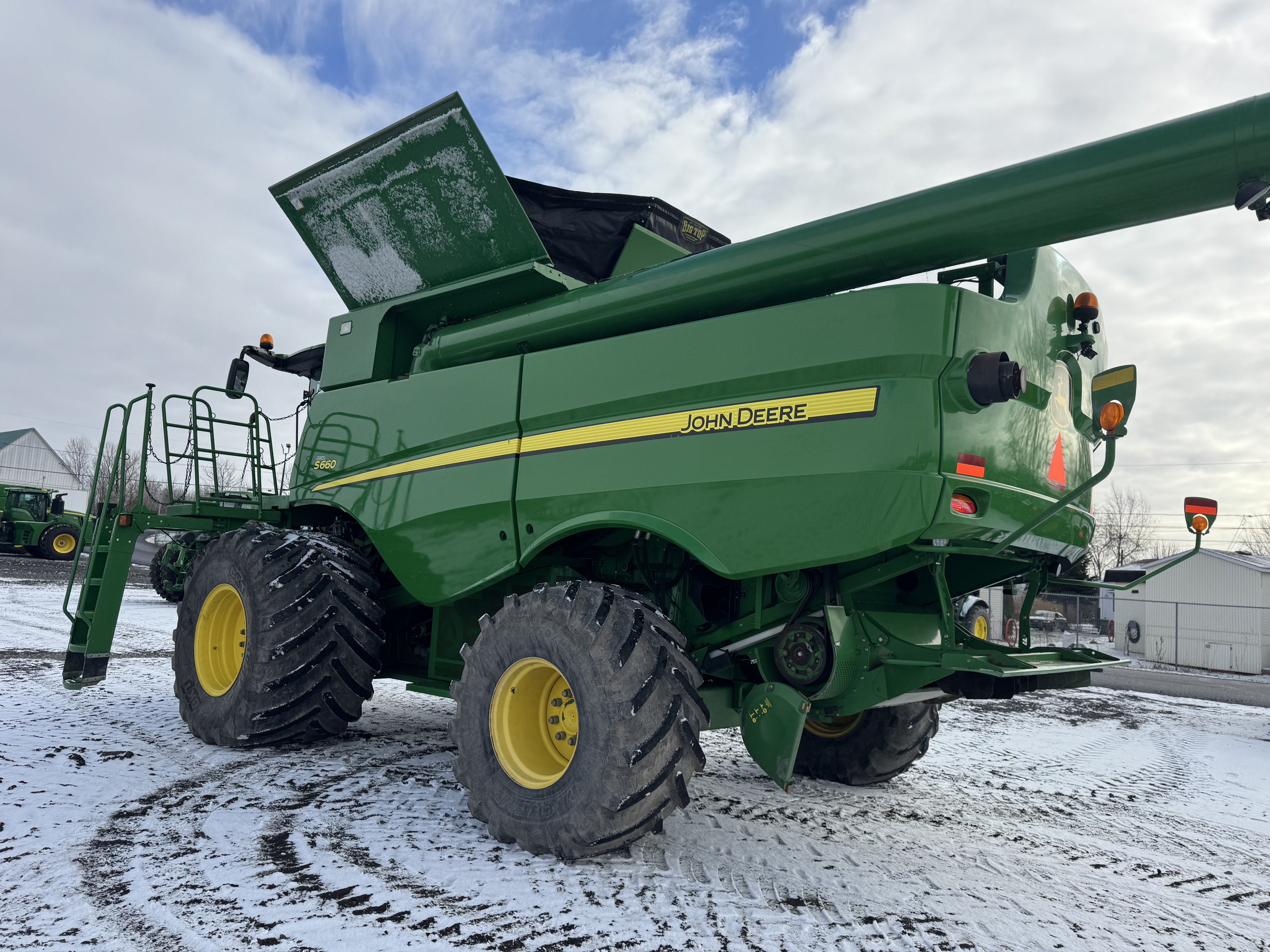 John Deere S660