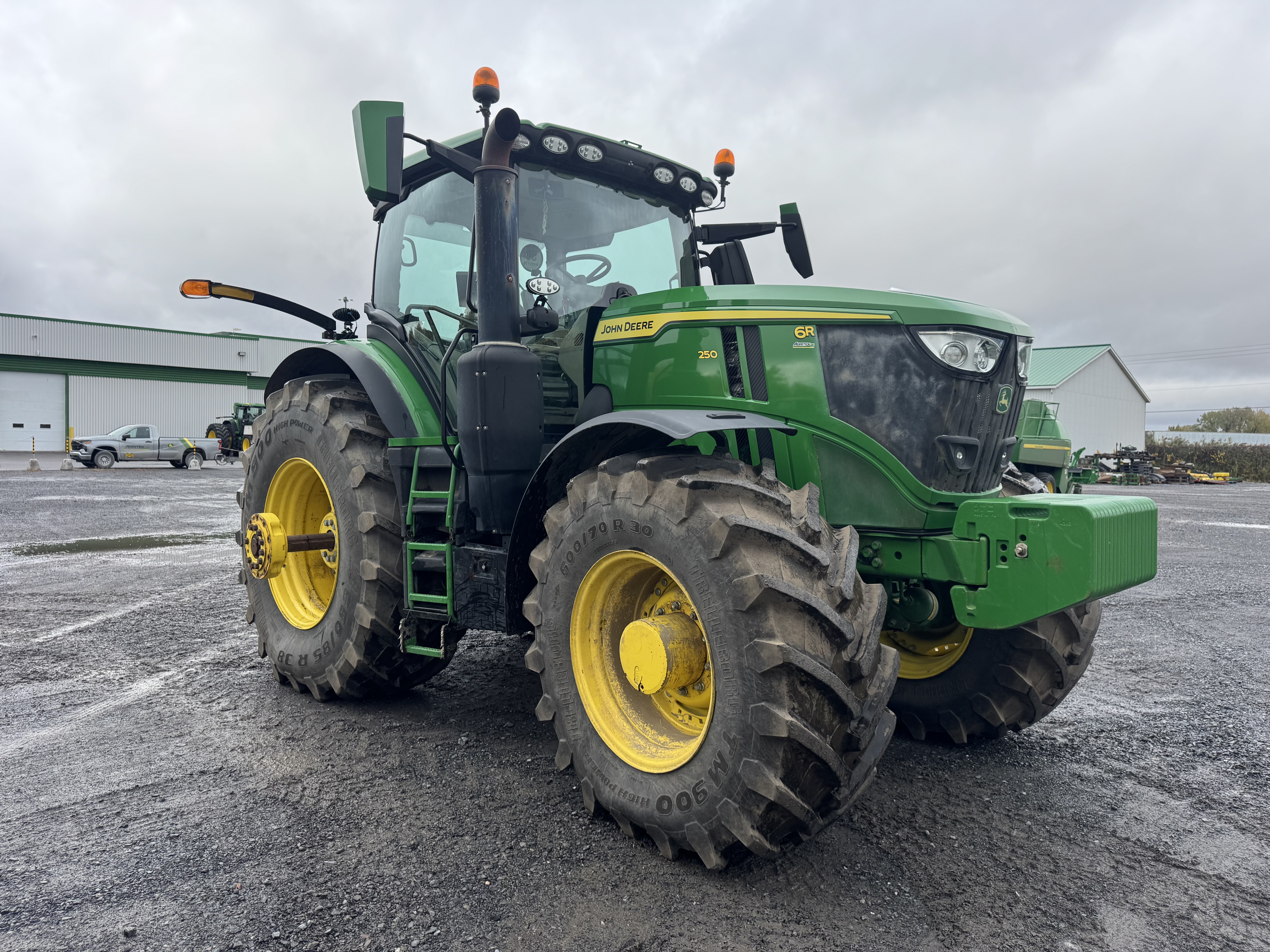 John Deere 6R 250