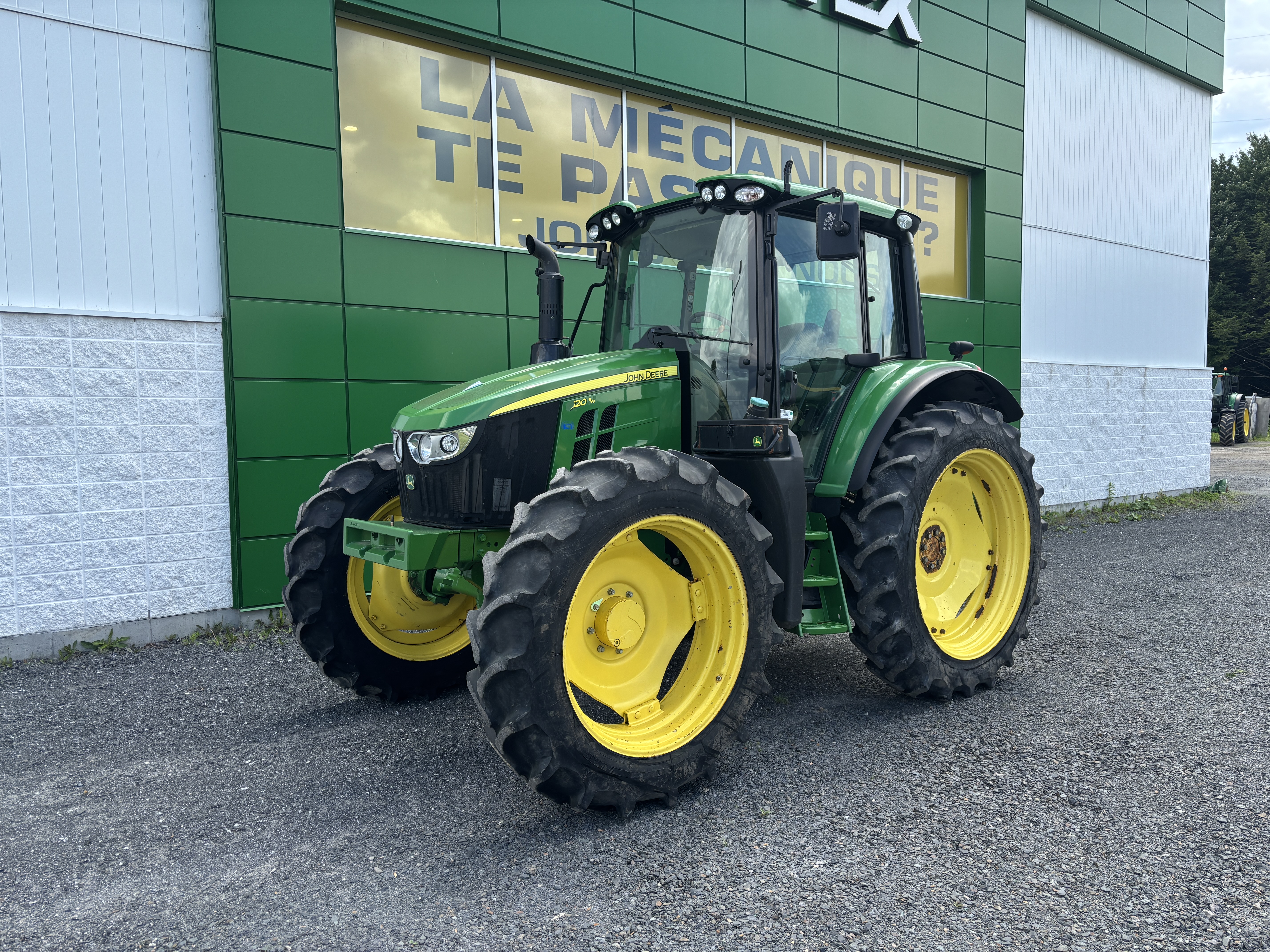 John Deere 6120M 