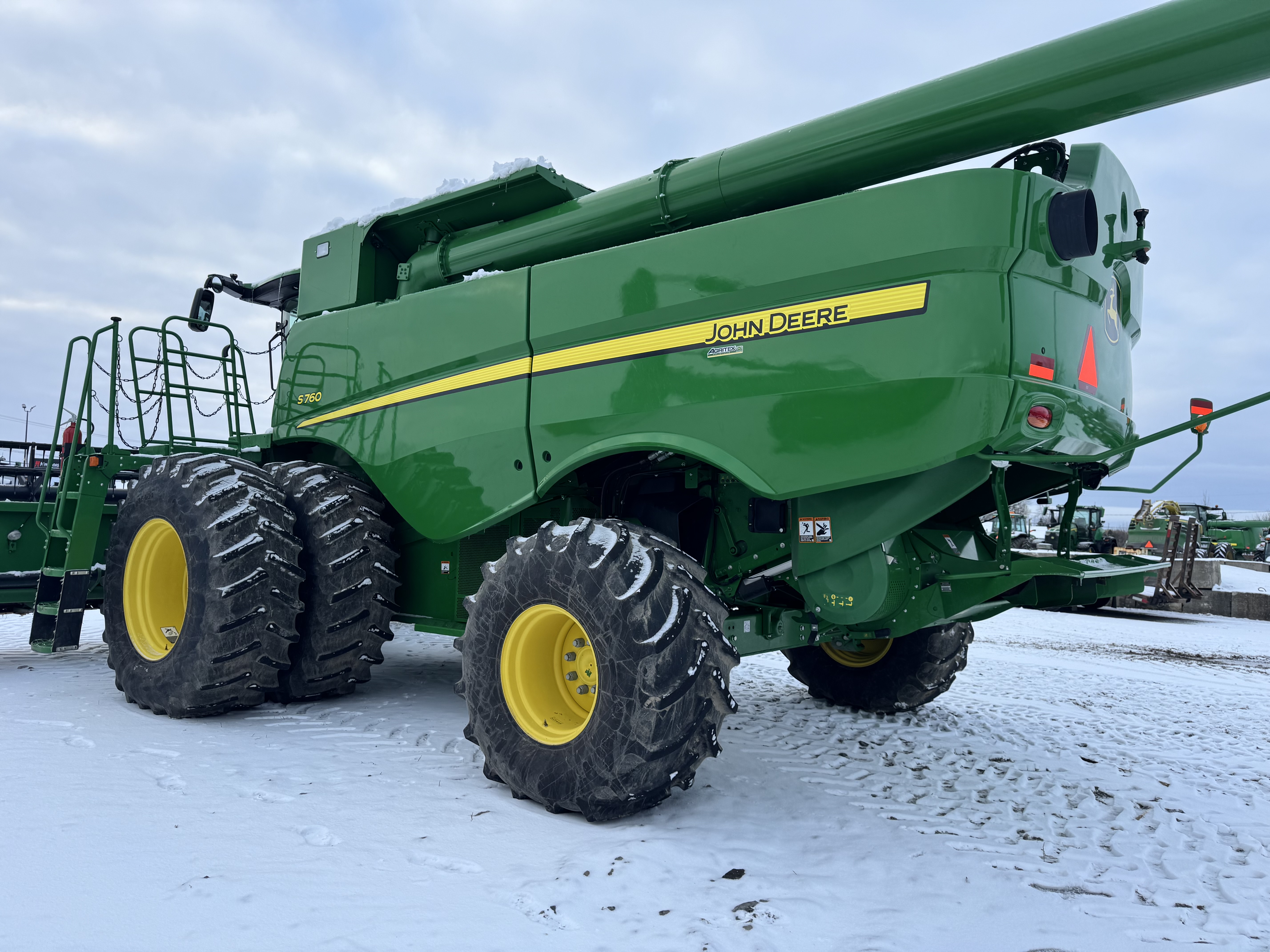 John Deere S760