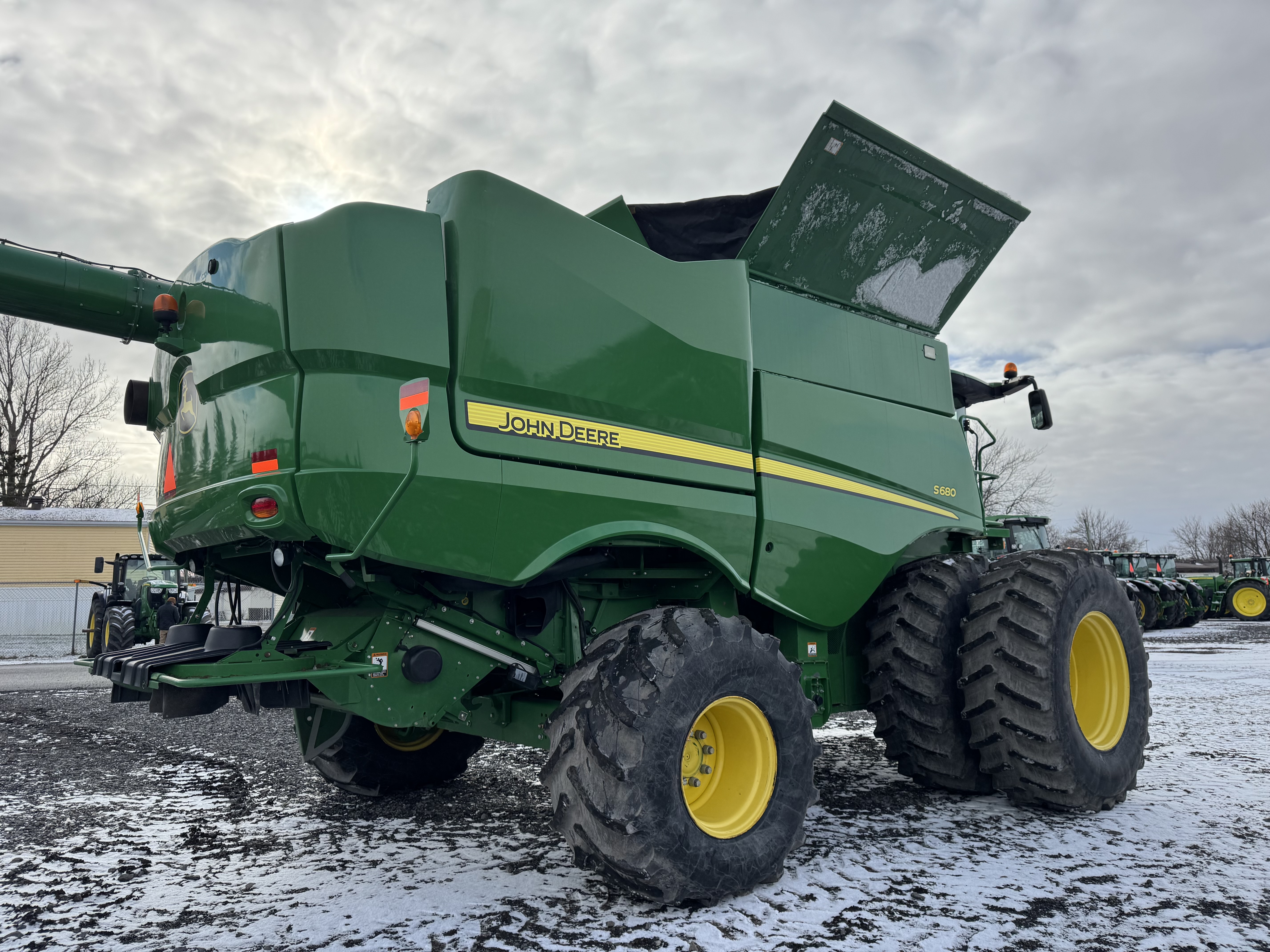 John Deere S680