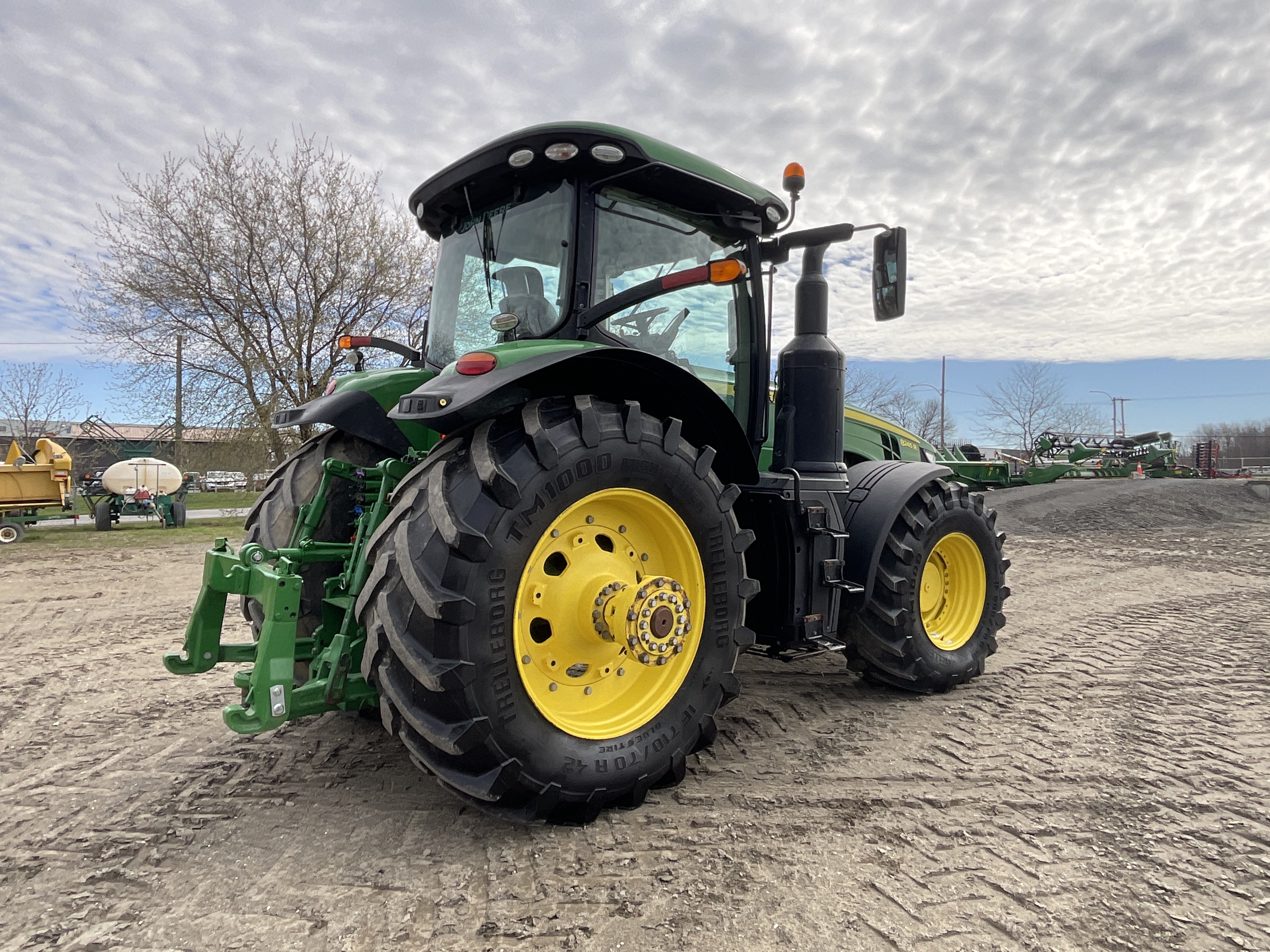 John Deere 8245R 