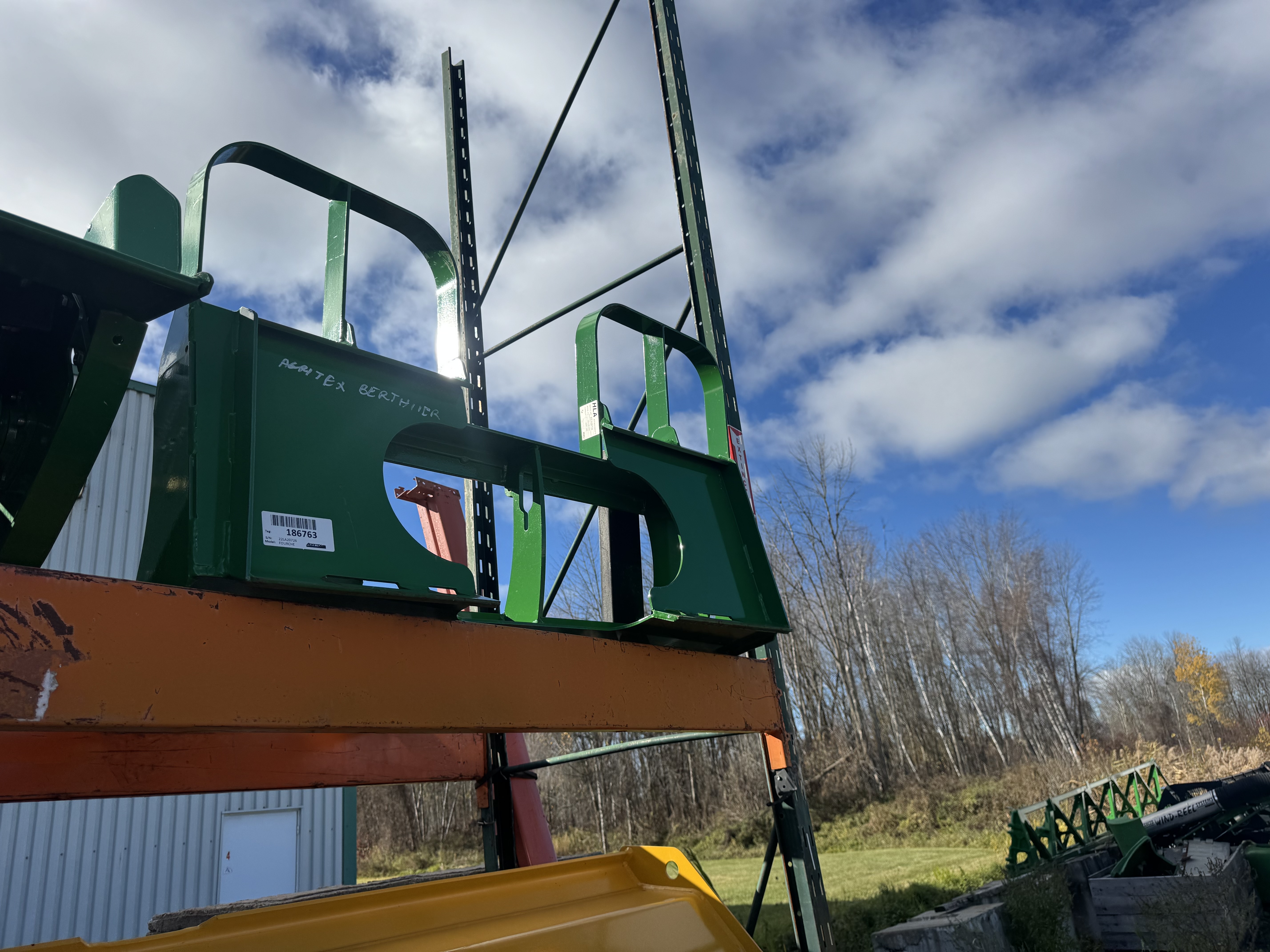 HLA FOURCHE A PALETTE 4200LBS .48 '' VERTE ATTACHE SKID