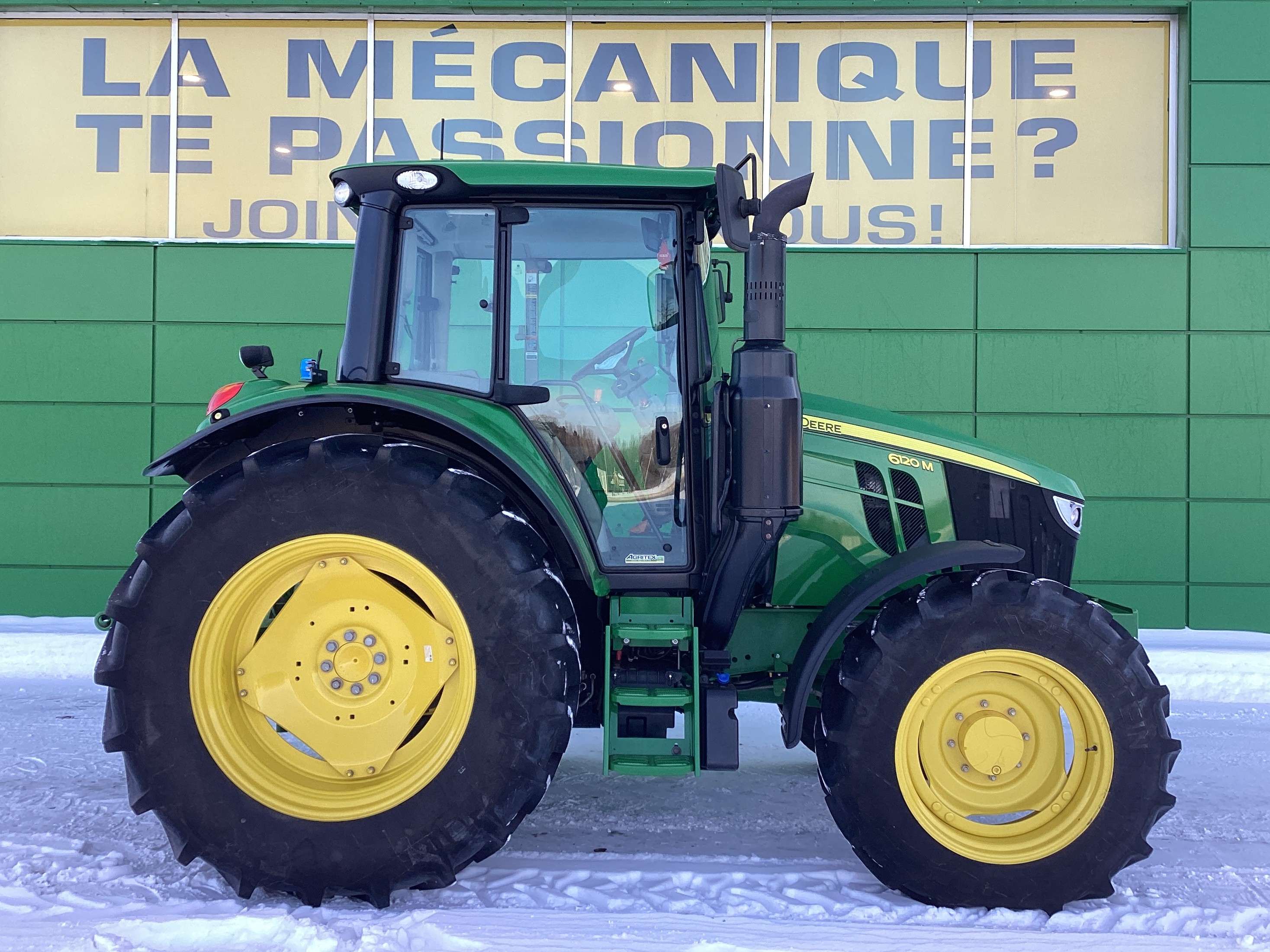 John Deere 6120M