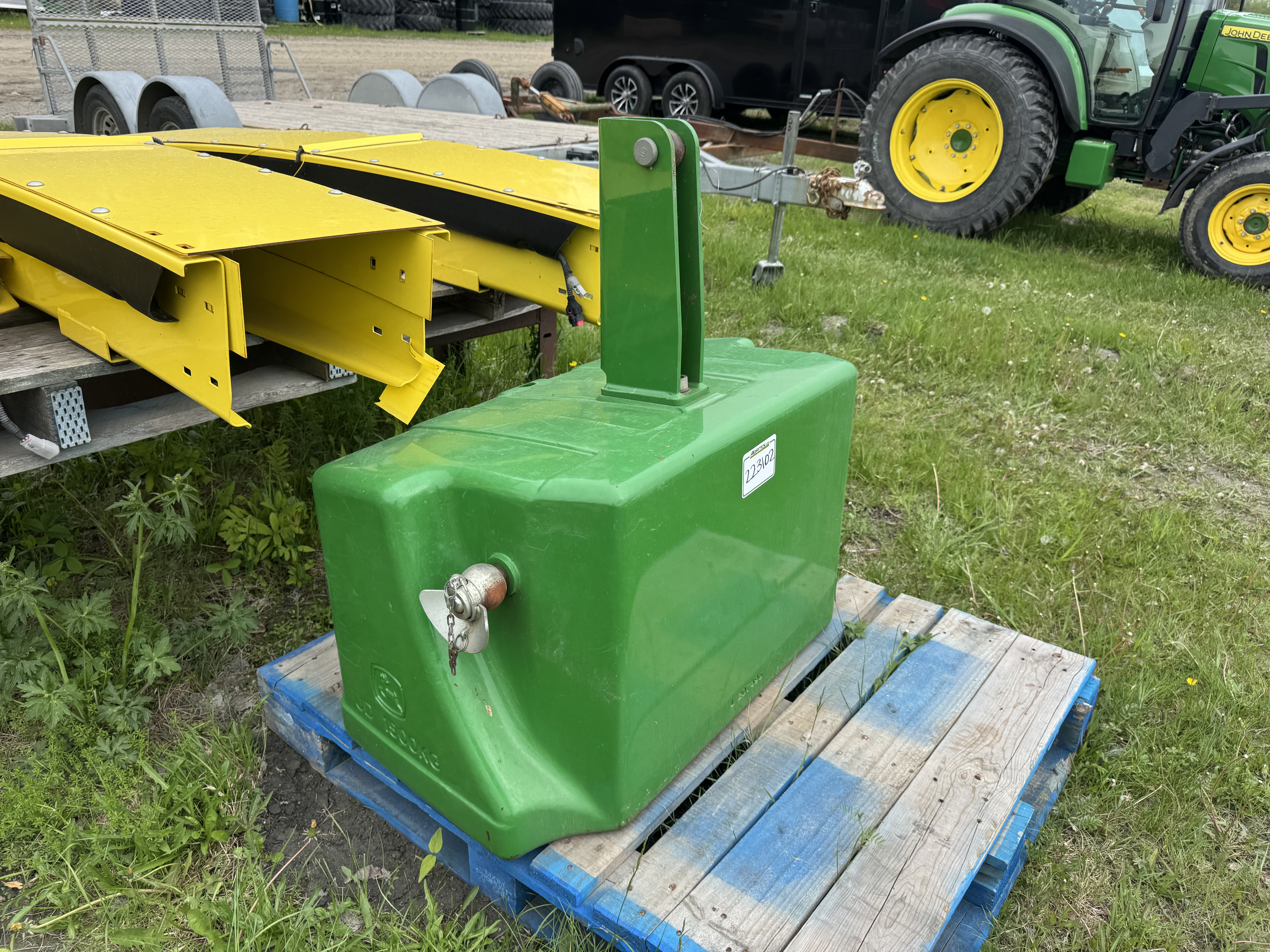 John Deere PESEE AVANT  3330LB  VERTE