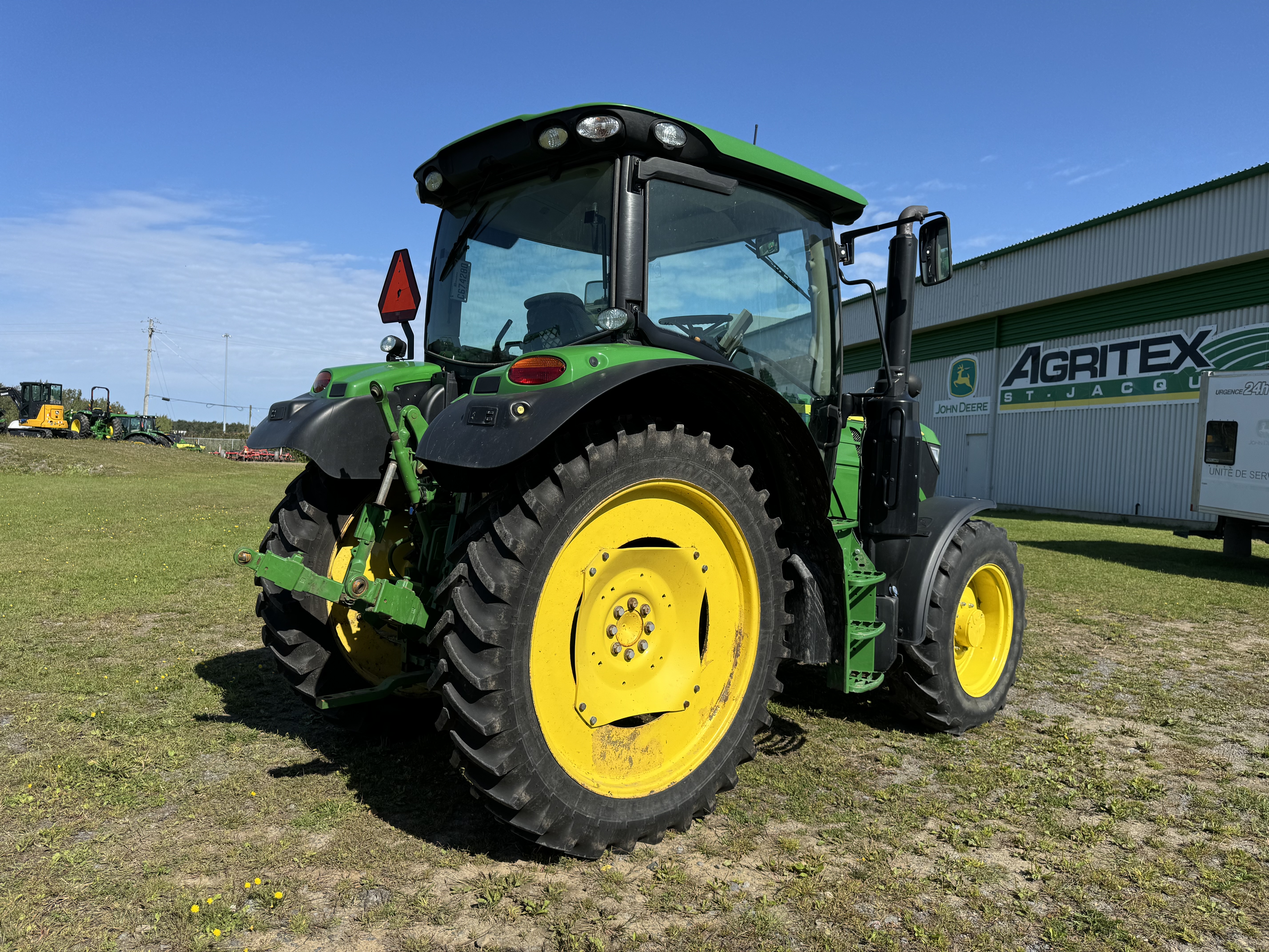 John Deere 6120R 