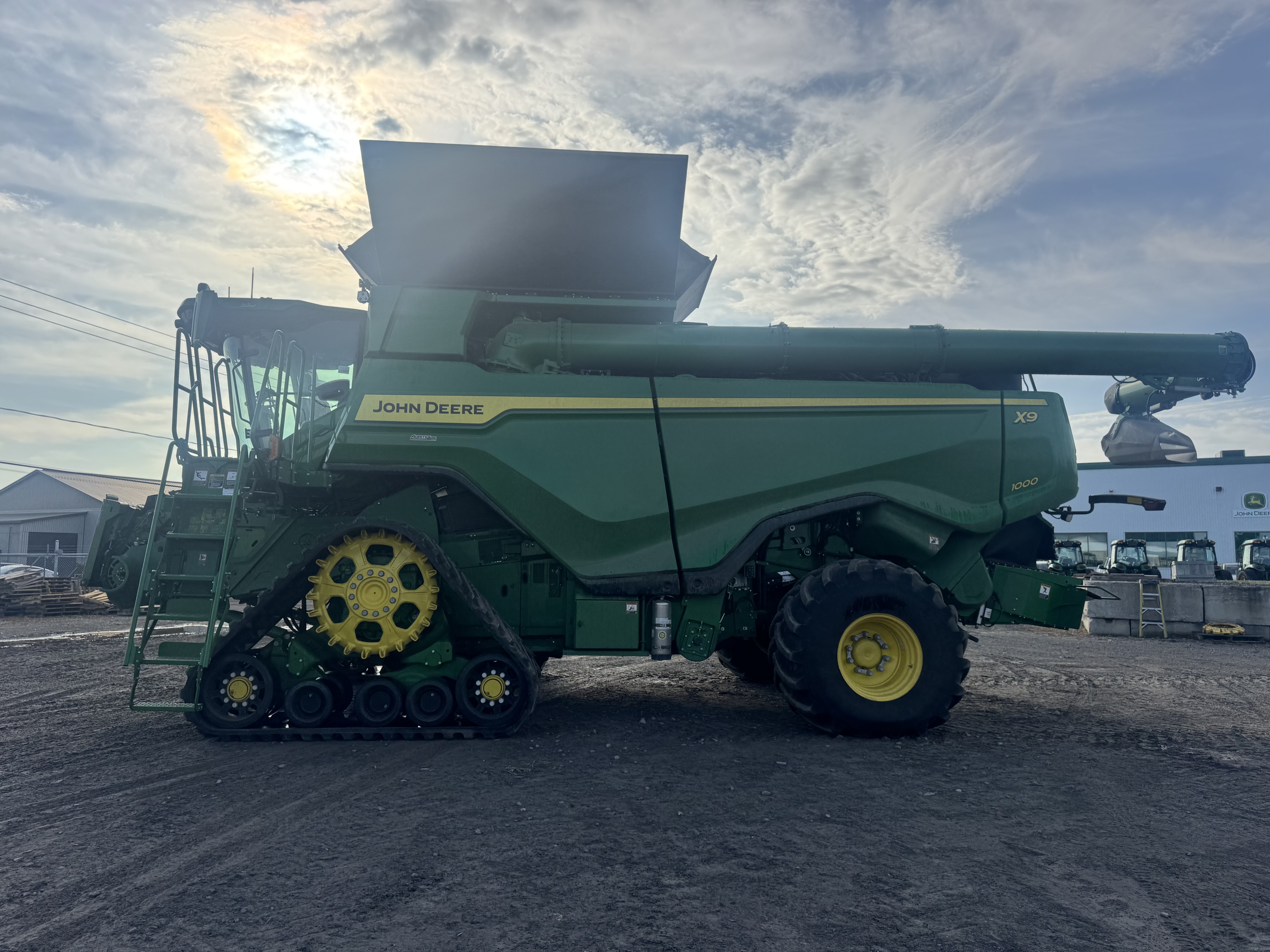 John Deere X9 1000 Track