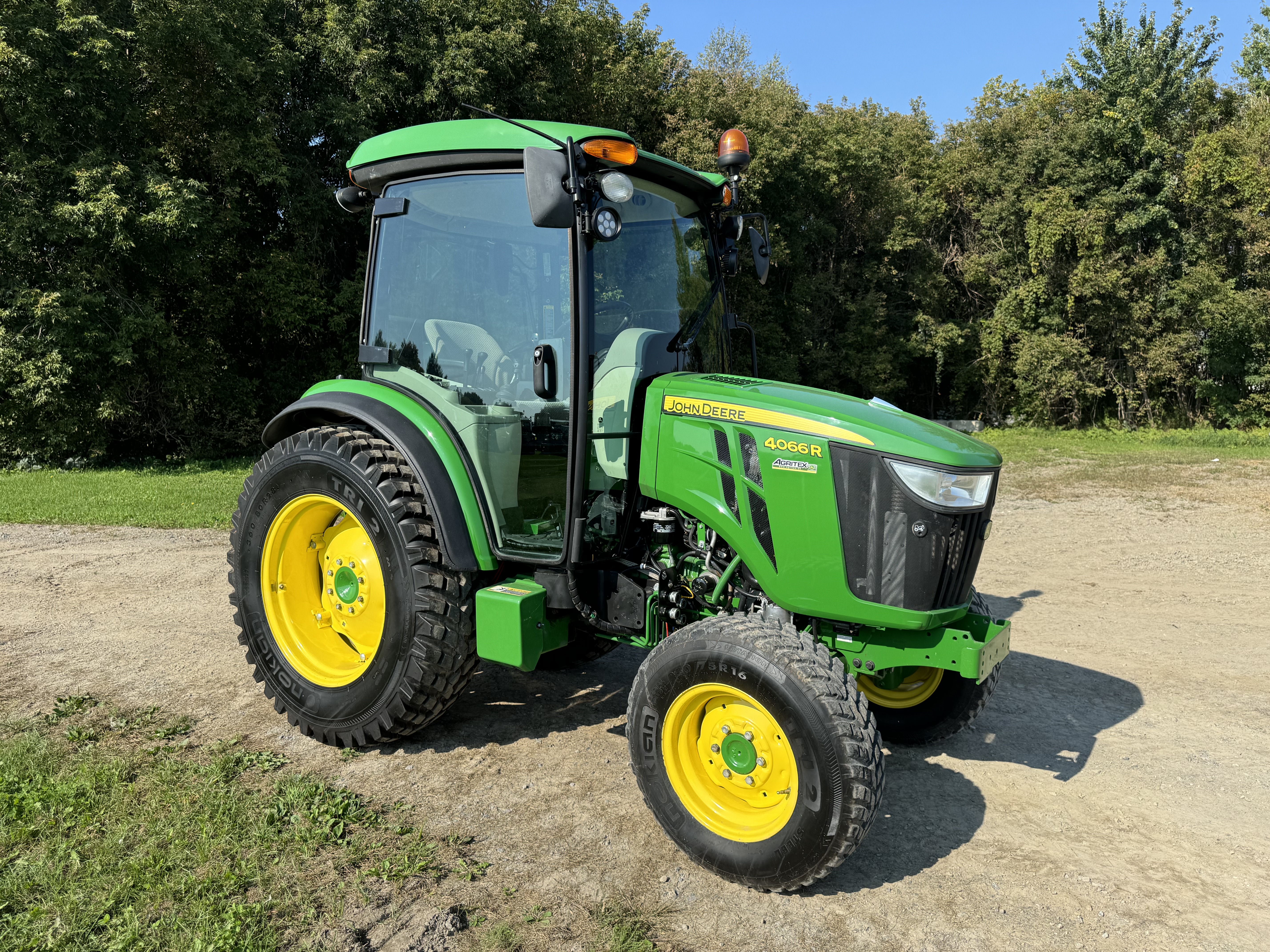 John Deere 4066R NOKIAN 