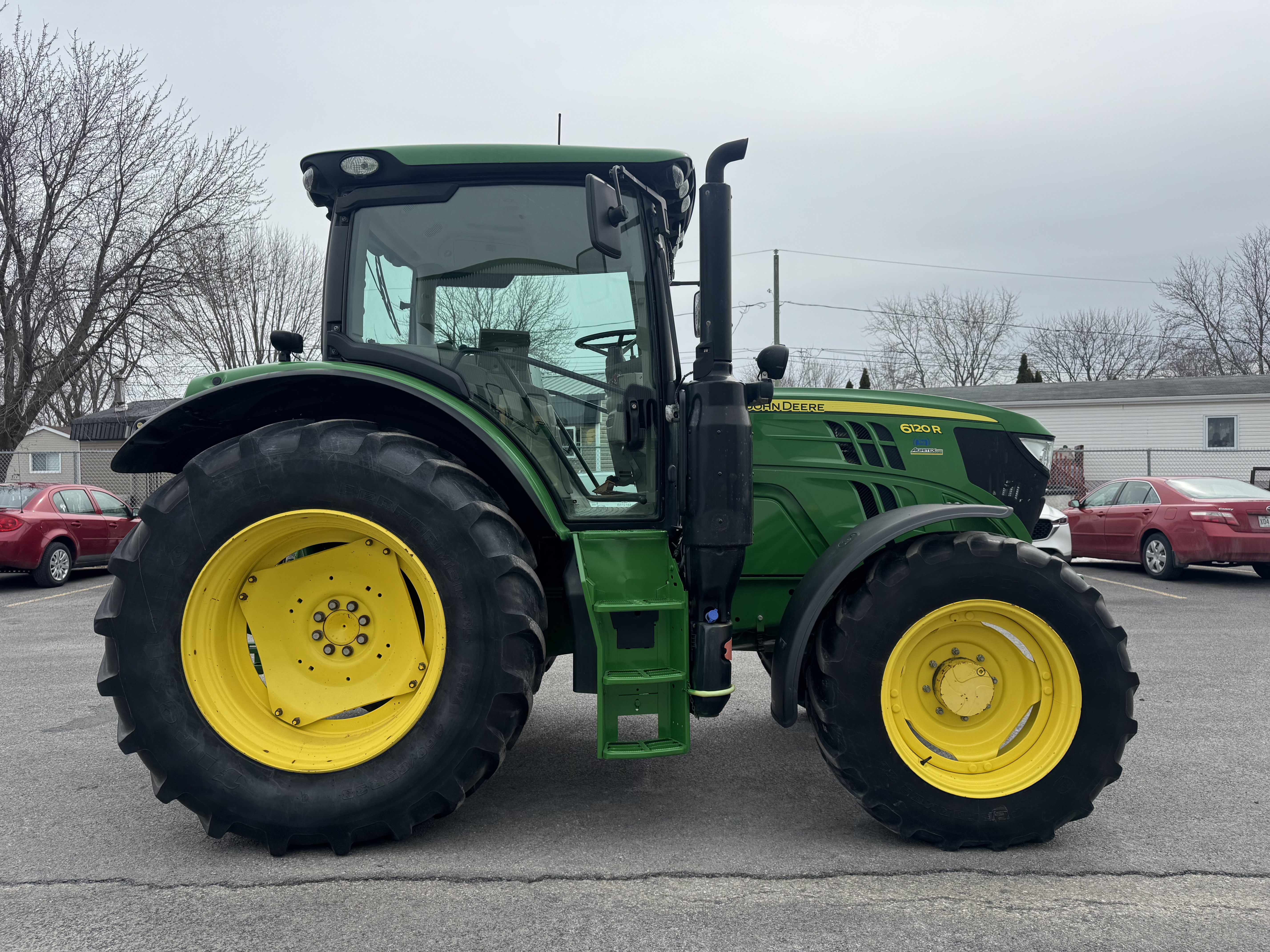 John Deere 6120R