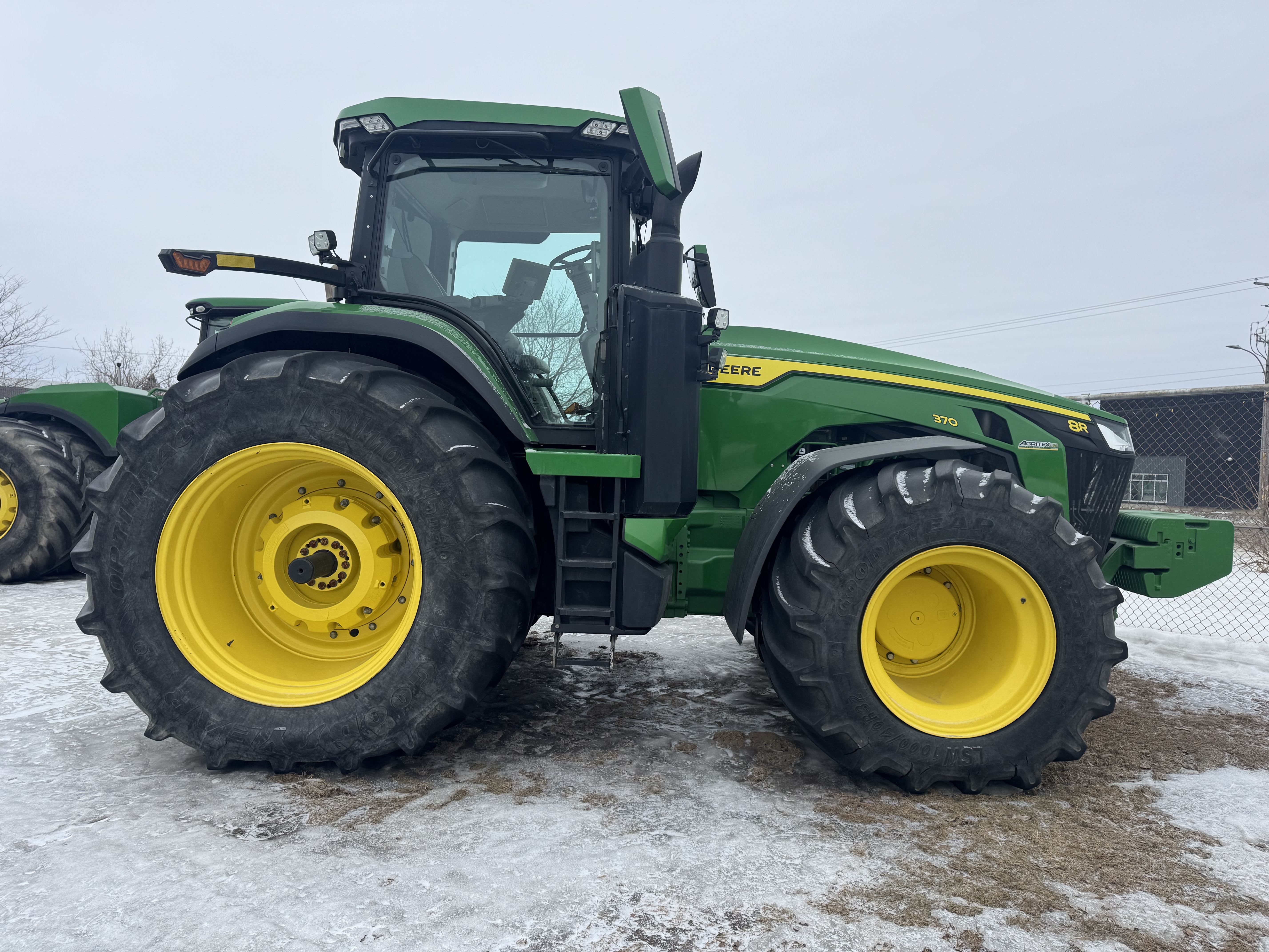 John Deere 8R 370